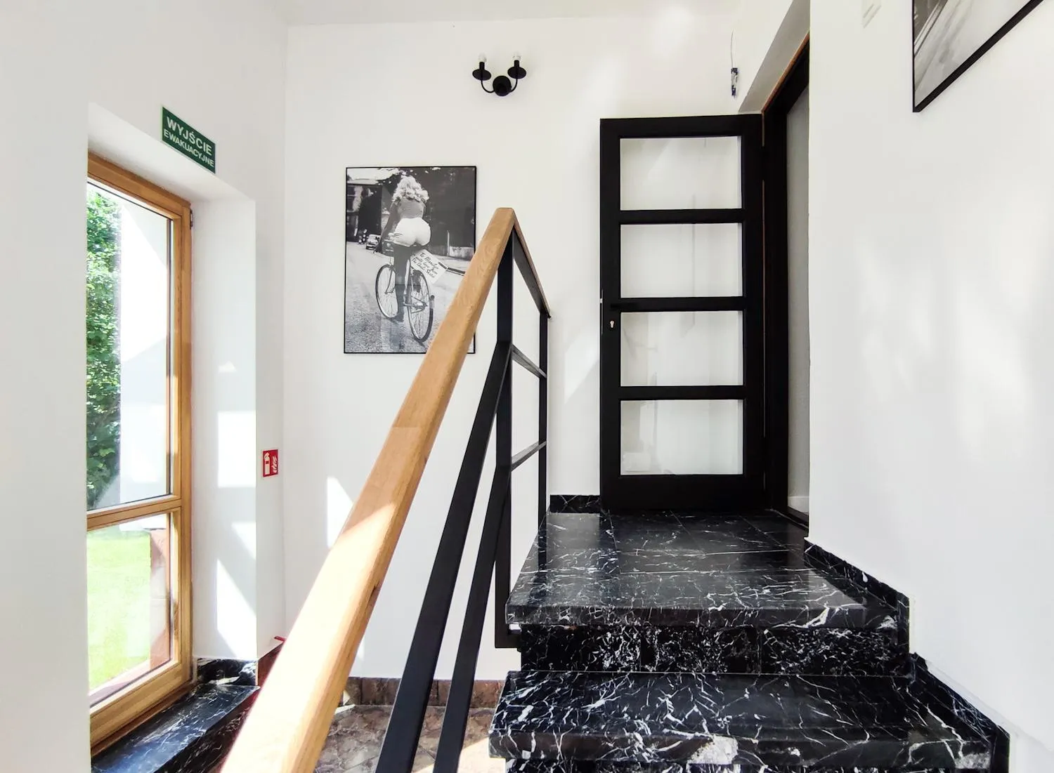 Seating area in Apart Hostel S8