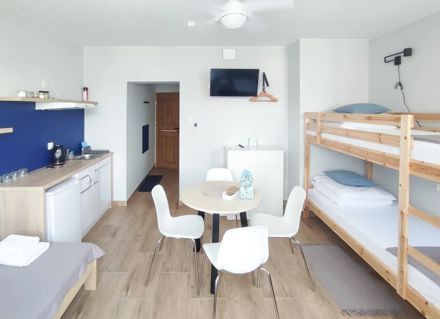 Photo of the whole room, Bed in Apart Hostel S8