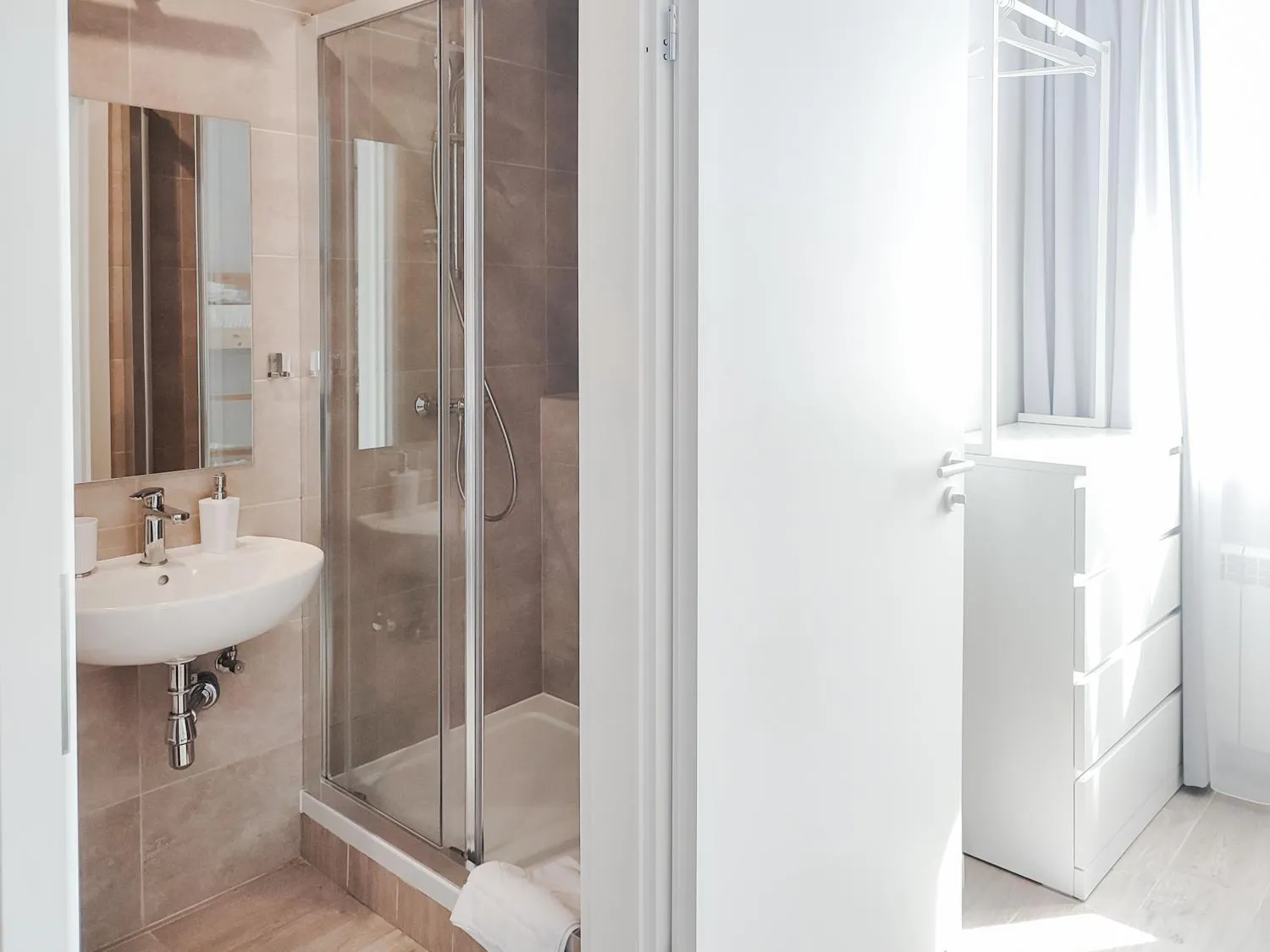 Shower in Apart Hostel S8