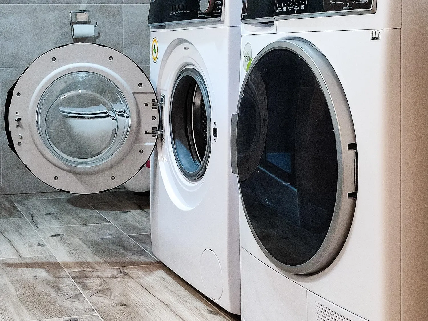 washing machine in Apart Hostel S8