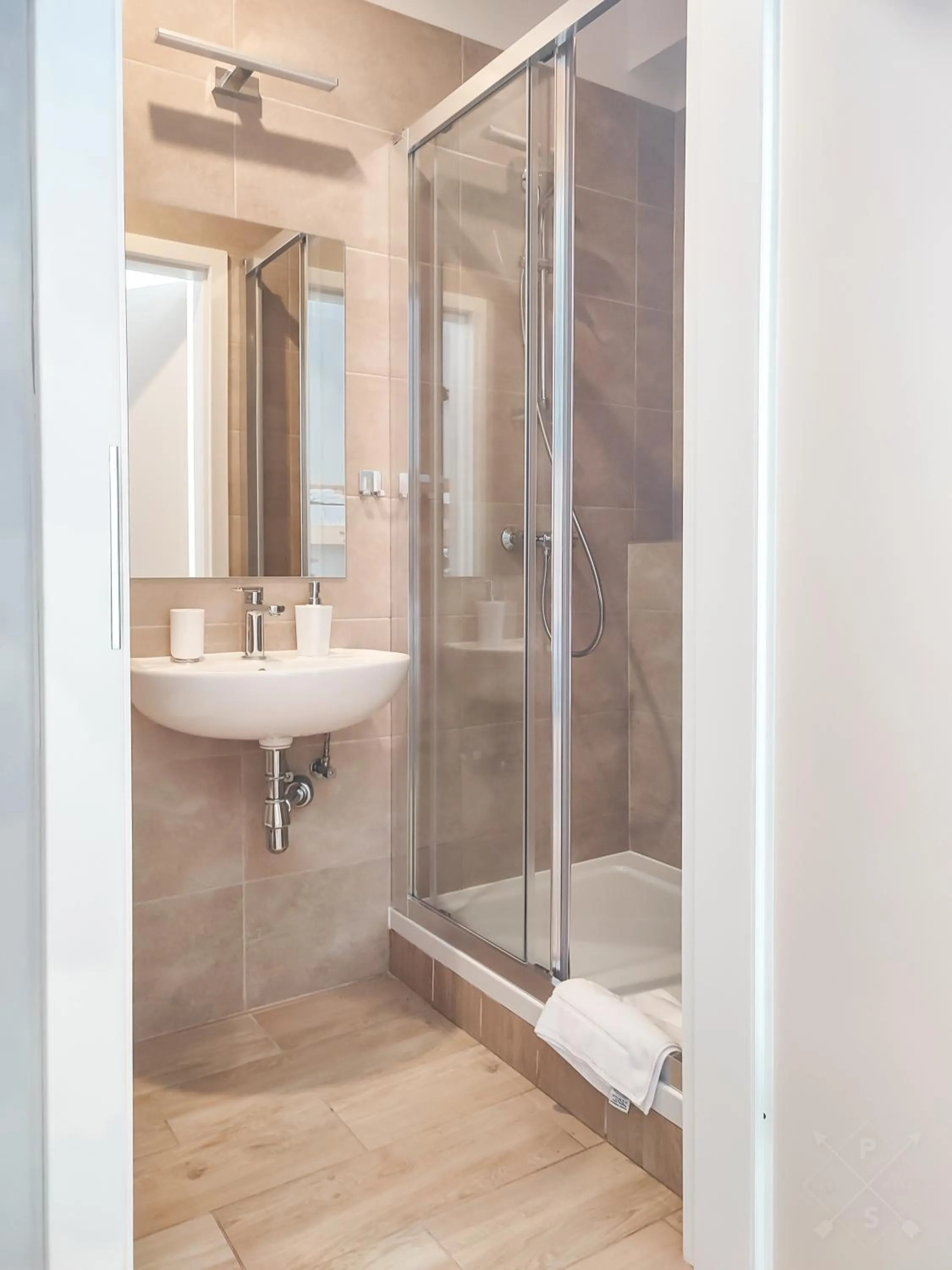 Shower in Apart Hostel S8