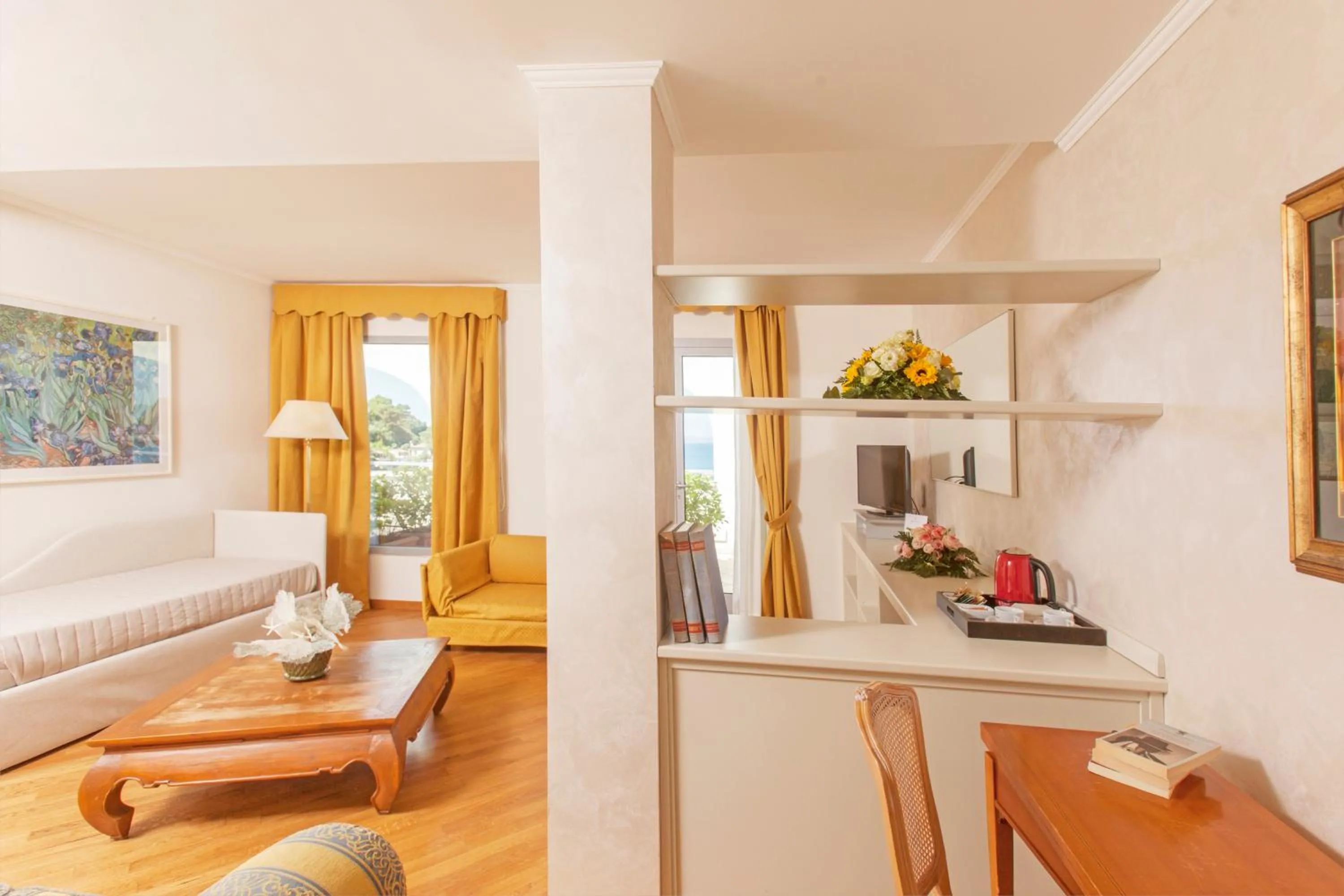 Living room, Bed in Baia D'Argento