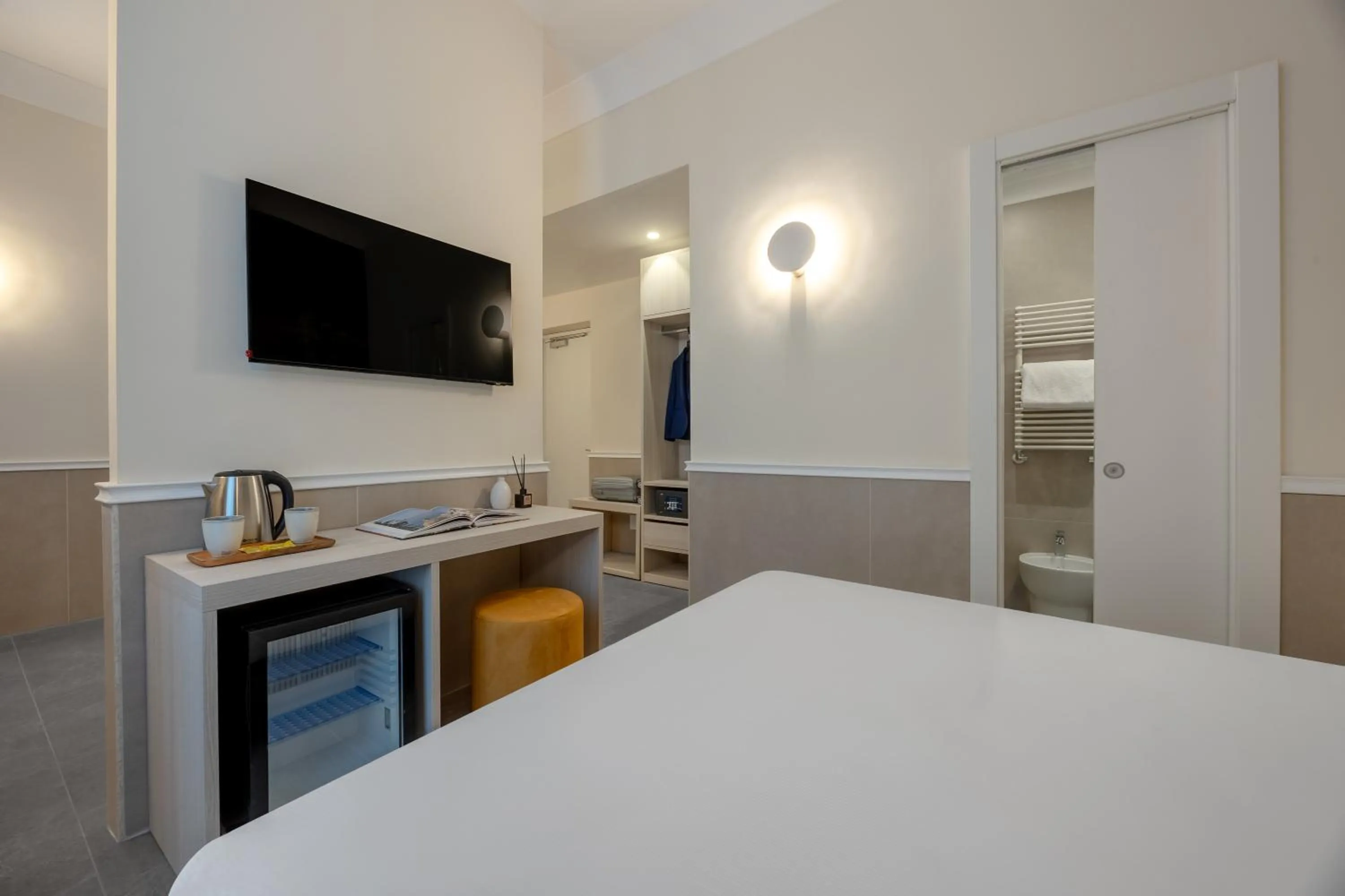 TV and multimedia, Bed in Hotel Astoria Garden