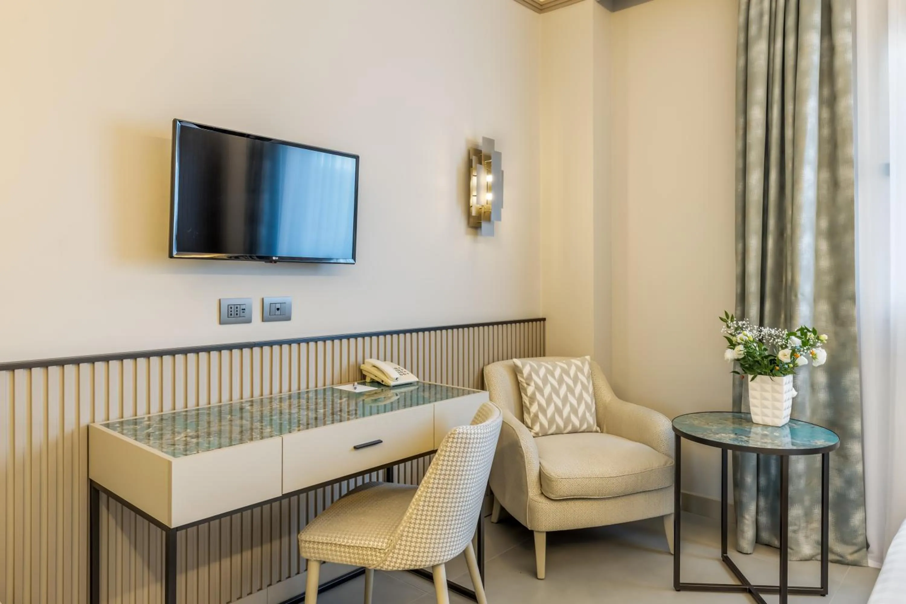 Seating area in Abacus Hotel