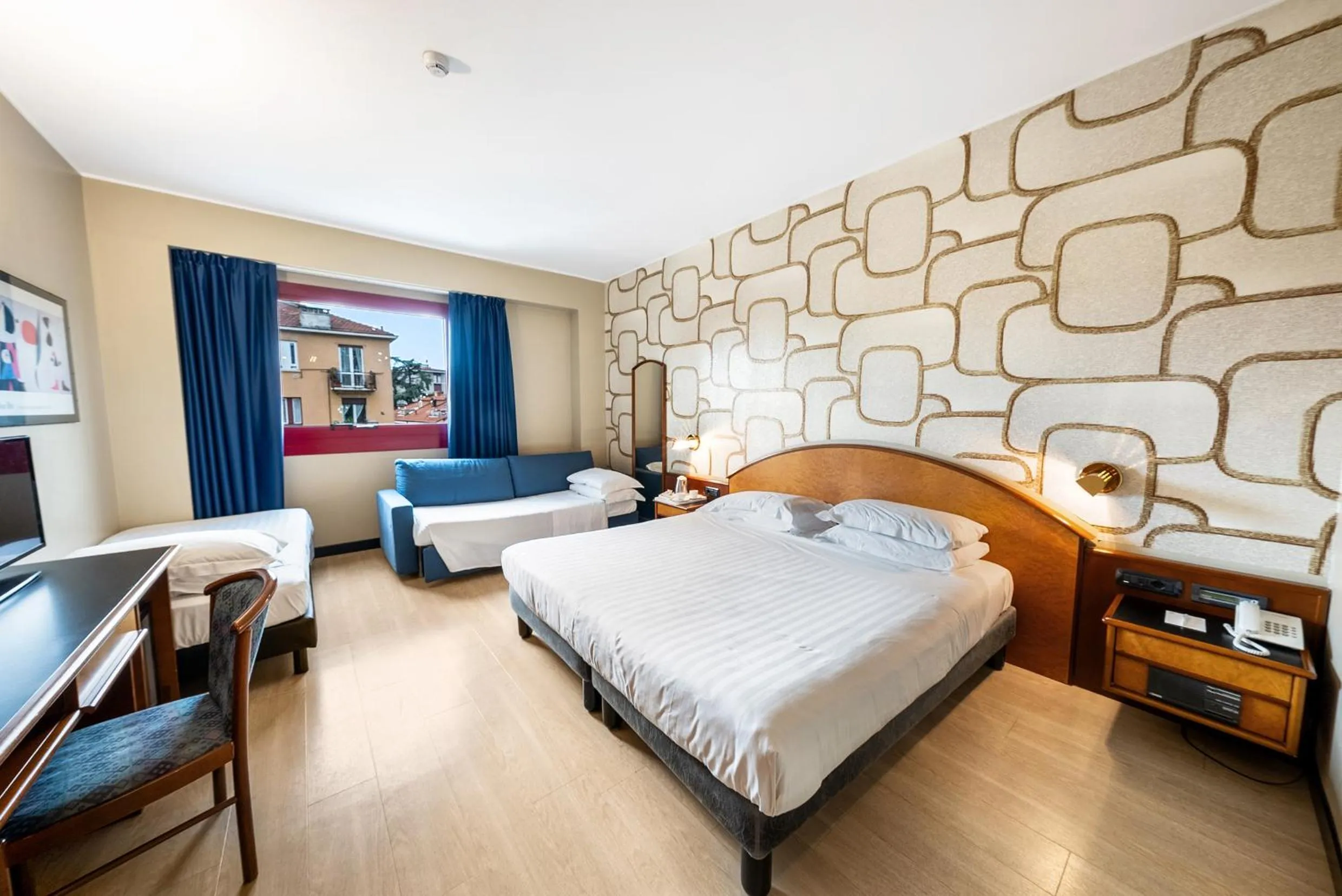 Bedroom, Bed in Abacus Hotel