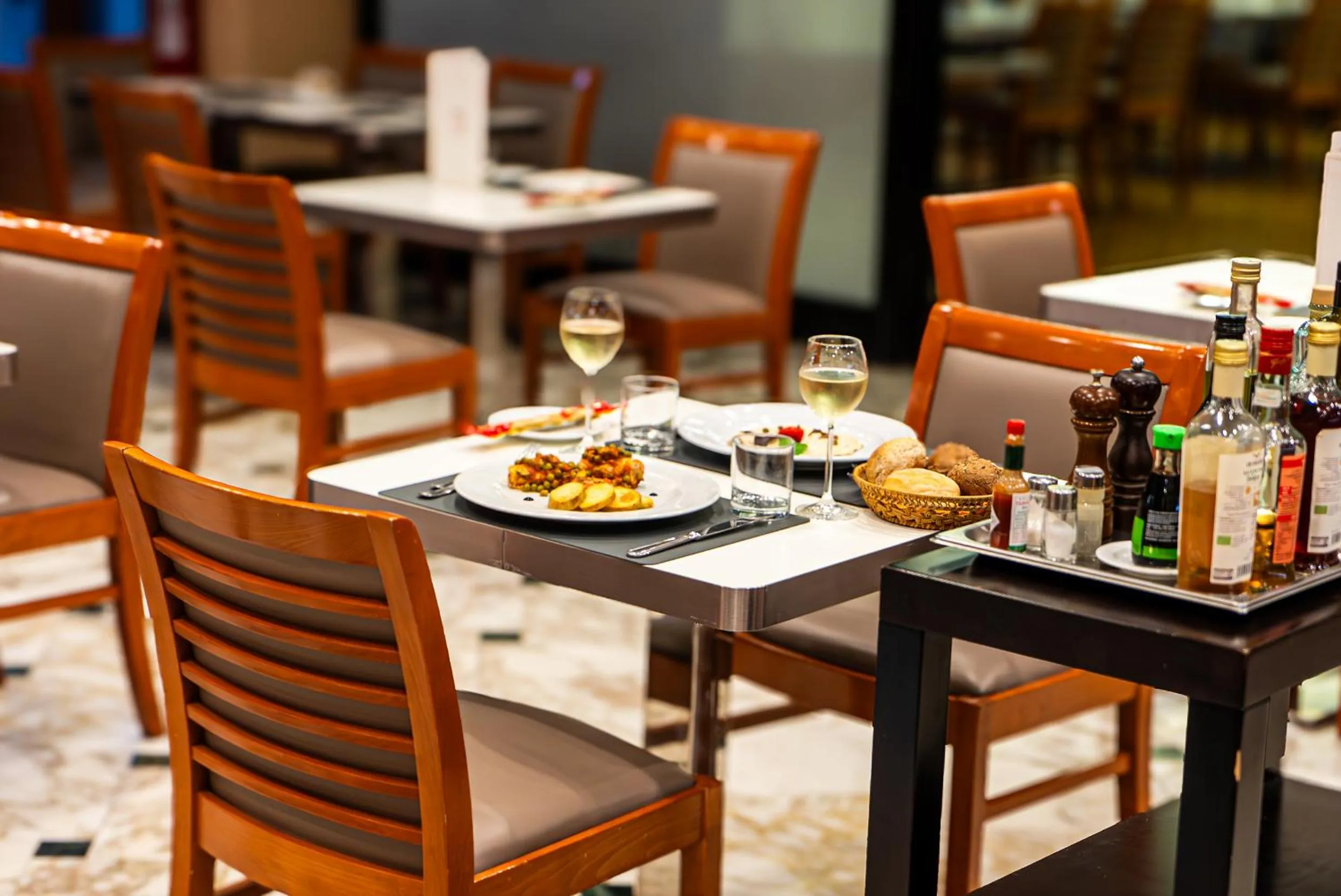 Restaurant/places to eat in Abacus Hotel