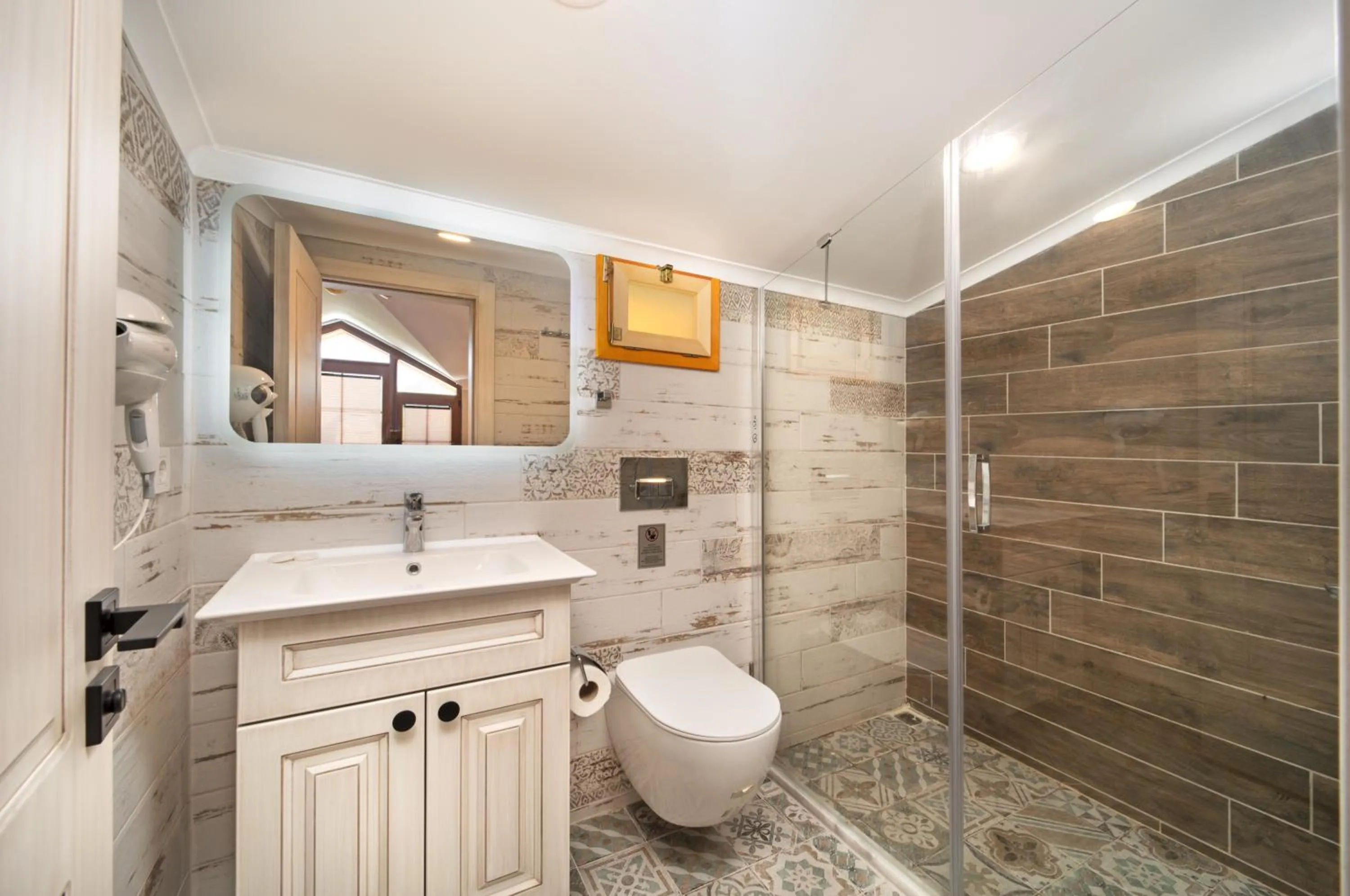 Shower in Orange Garden Hotel Akyaka