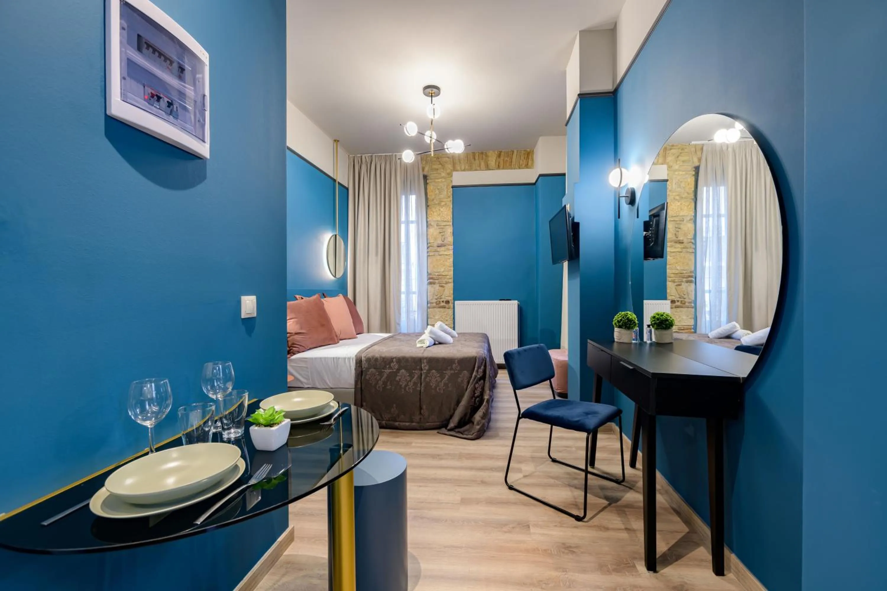 Photo of the whole room in Urban Tales