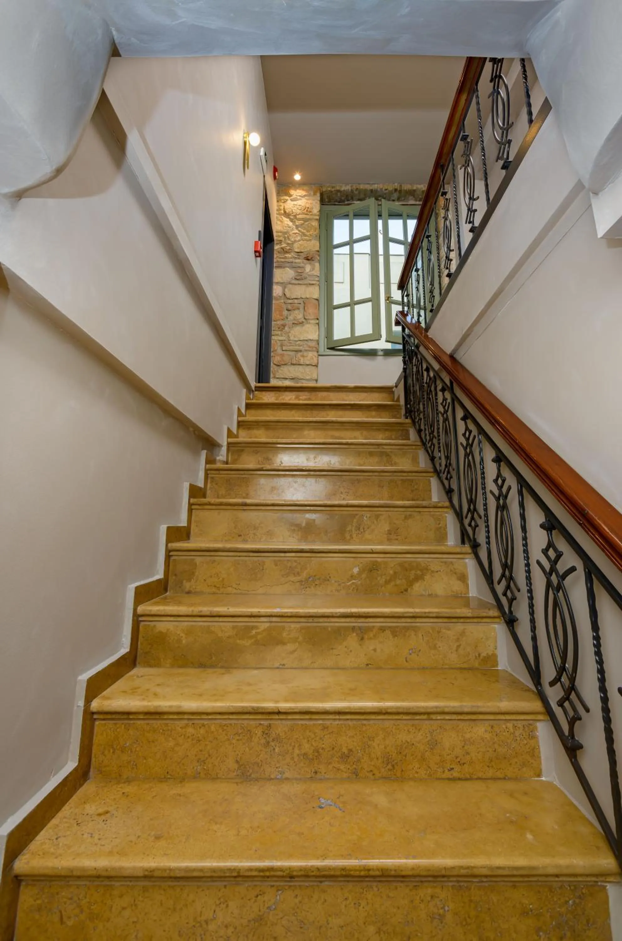 Lobby or reception in Urban Tales