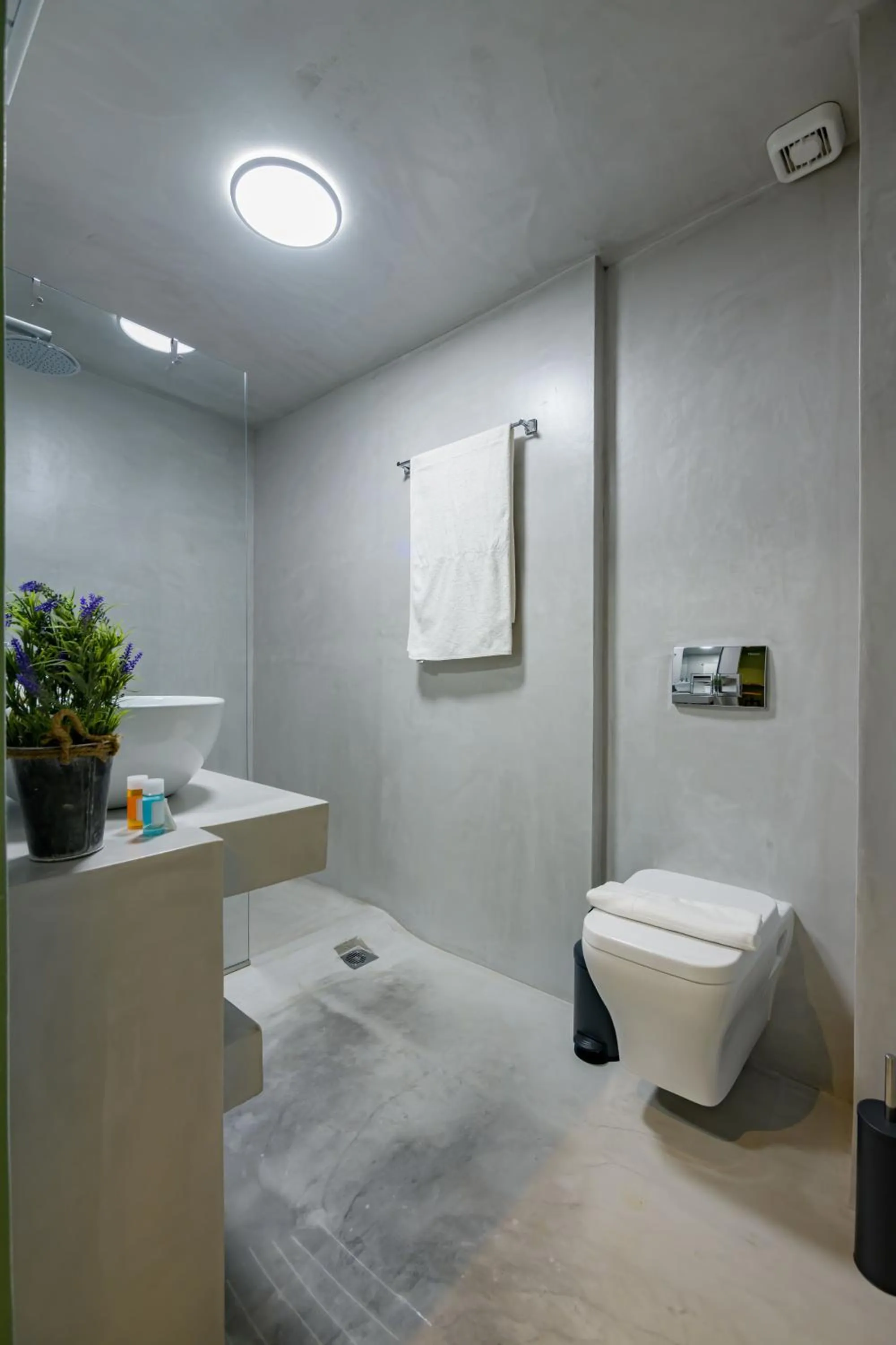 Bathroom in Urban Tales