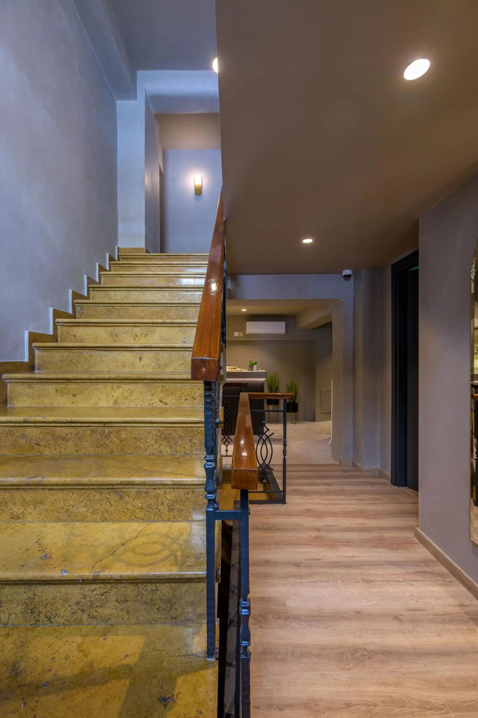 Lobby or reception in Urban Tales