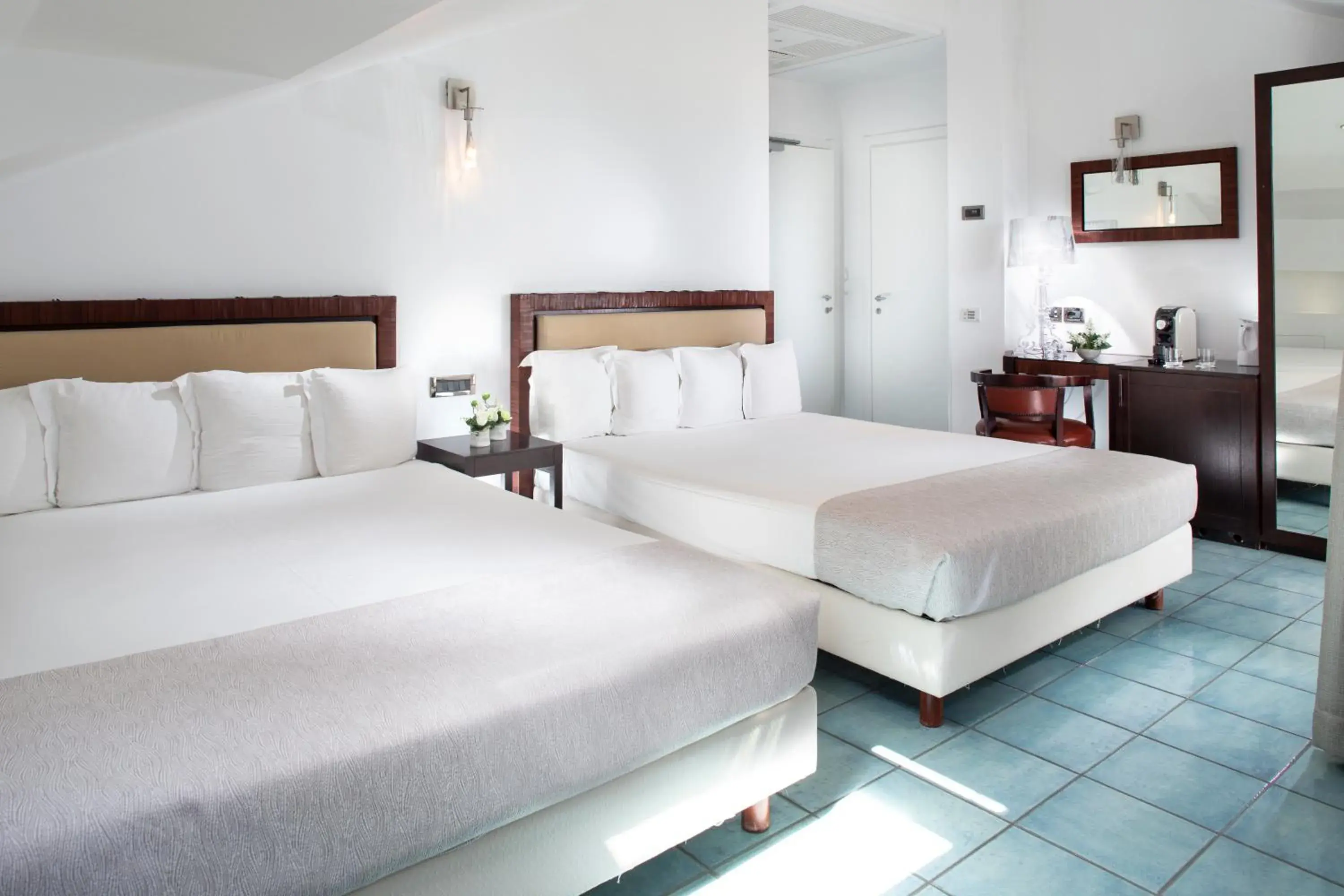 Junior Suite with jacuzzi - single occupancy in Club House Hotel Junior Suite with jacuzzi - single occupancy in Club House Hotel