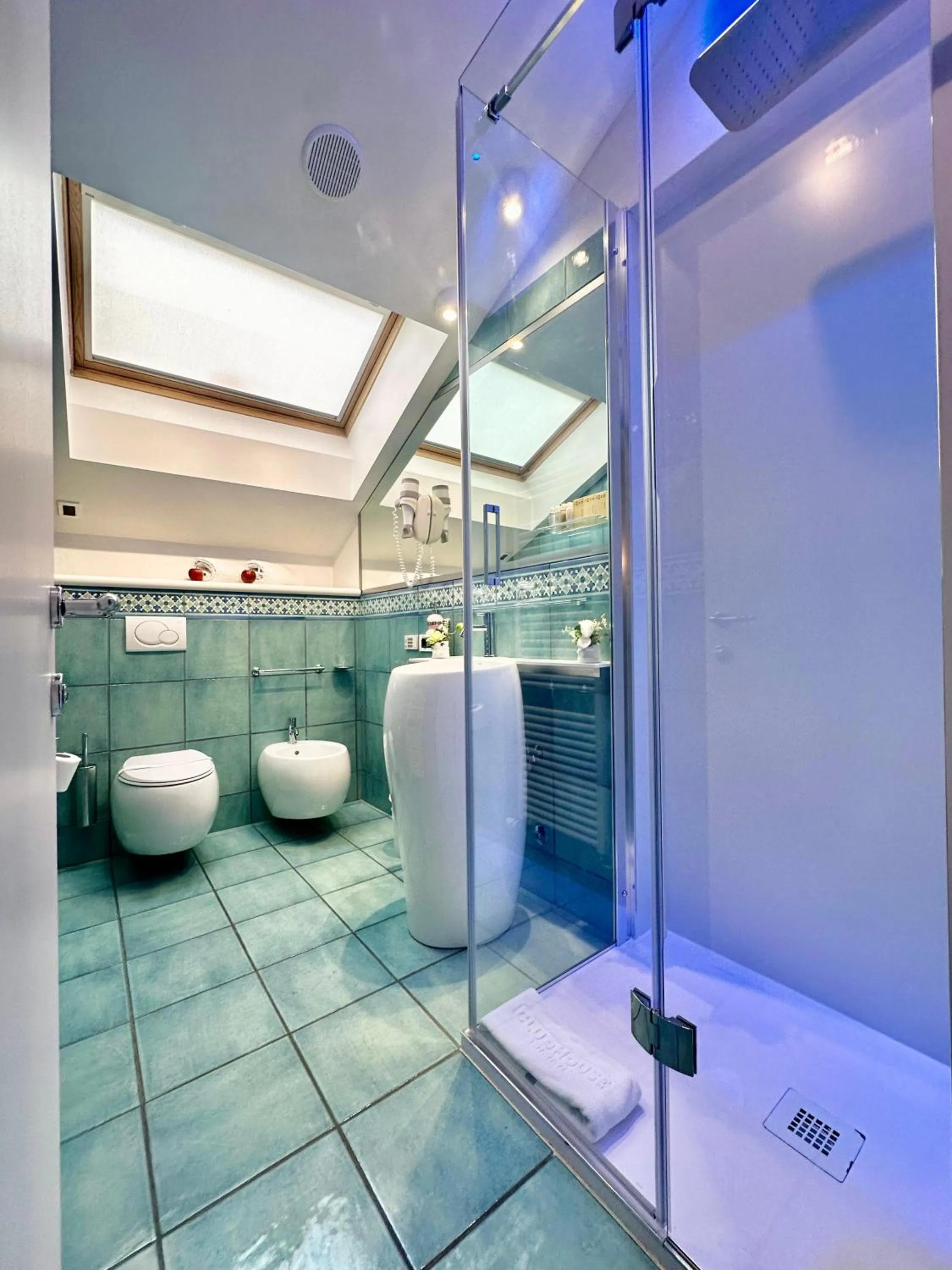 Shower in Club House Hotel