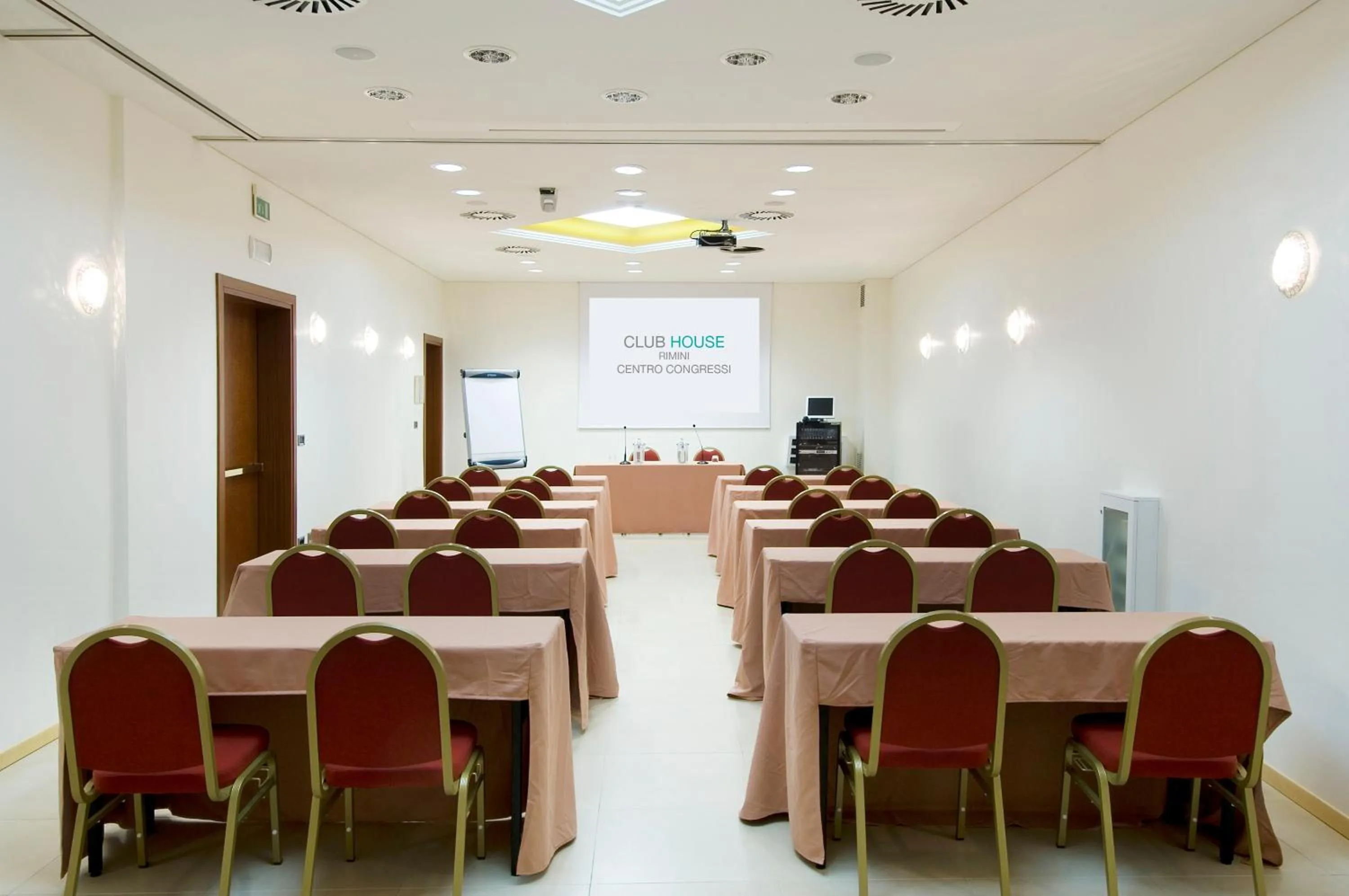 Business facilities in Club House Hotel