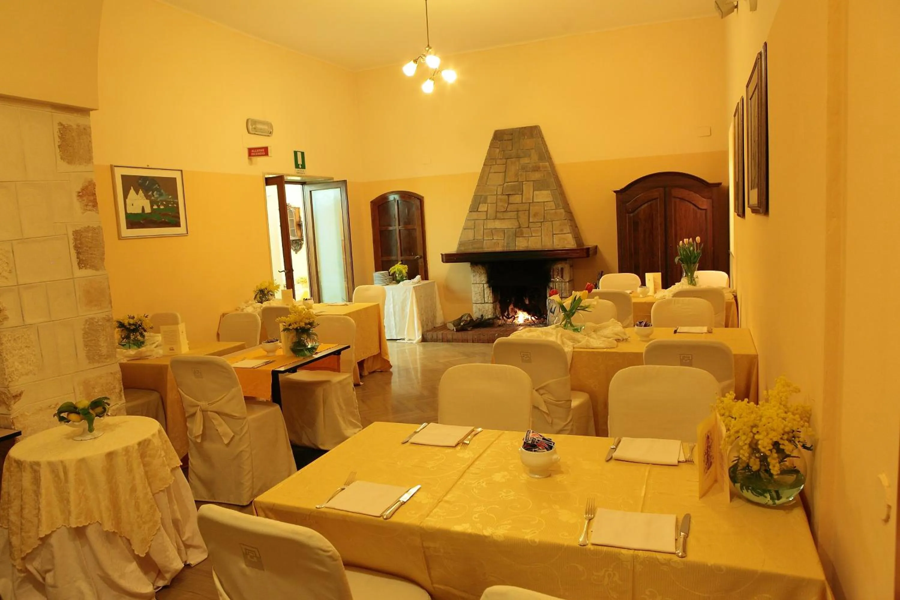 Restaurant/places to eat in Park Hotel San Michele