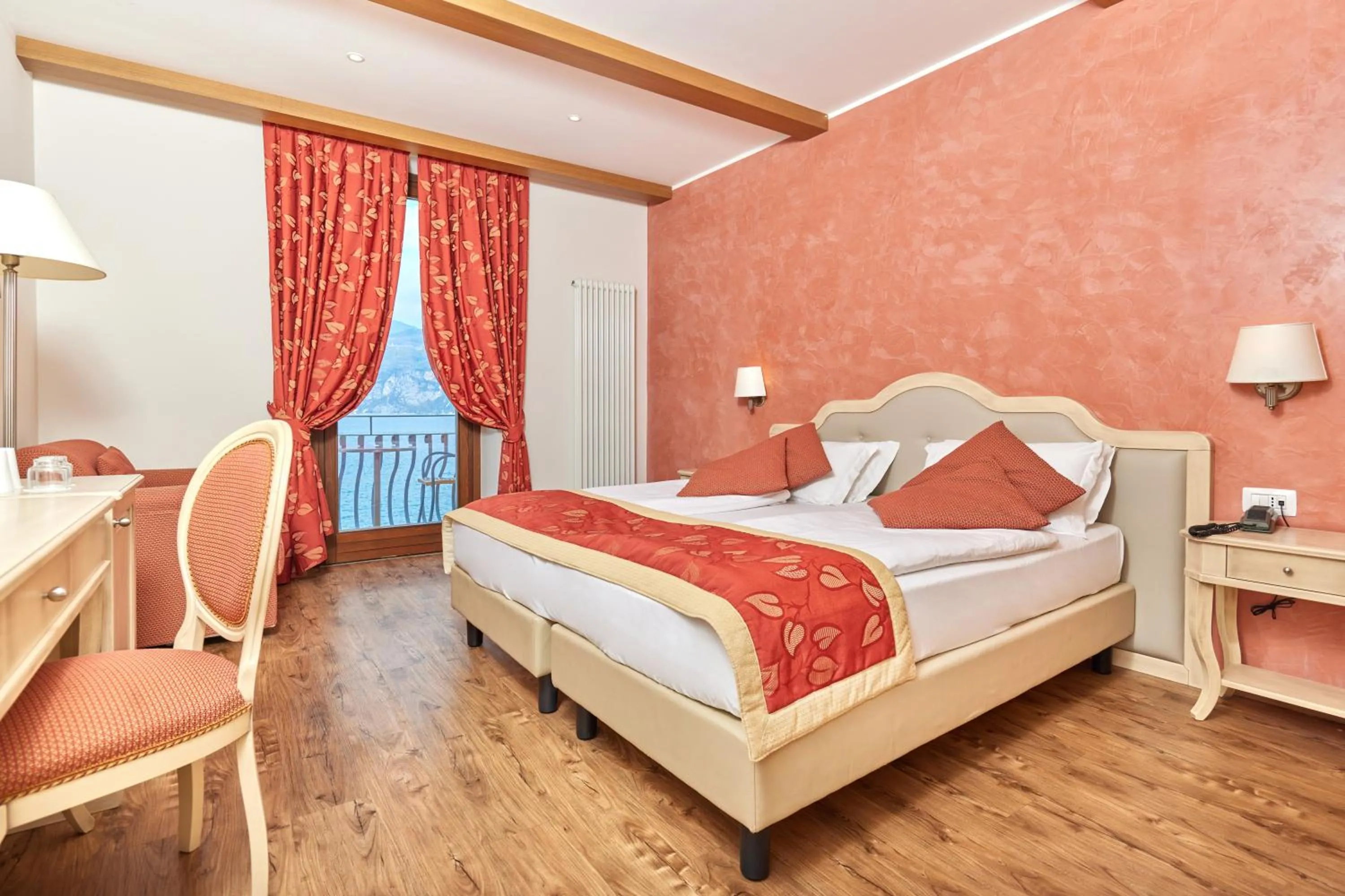 Bedroom, Bed in Lake Front Hotel Brenzone