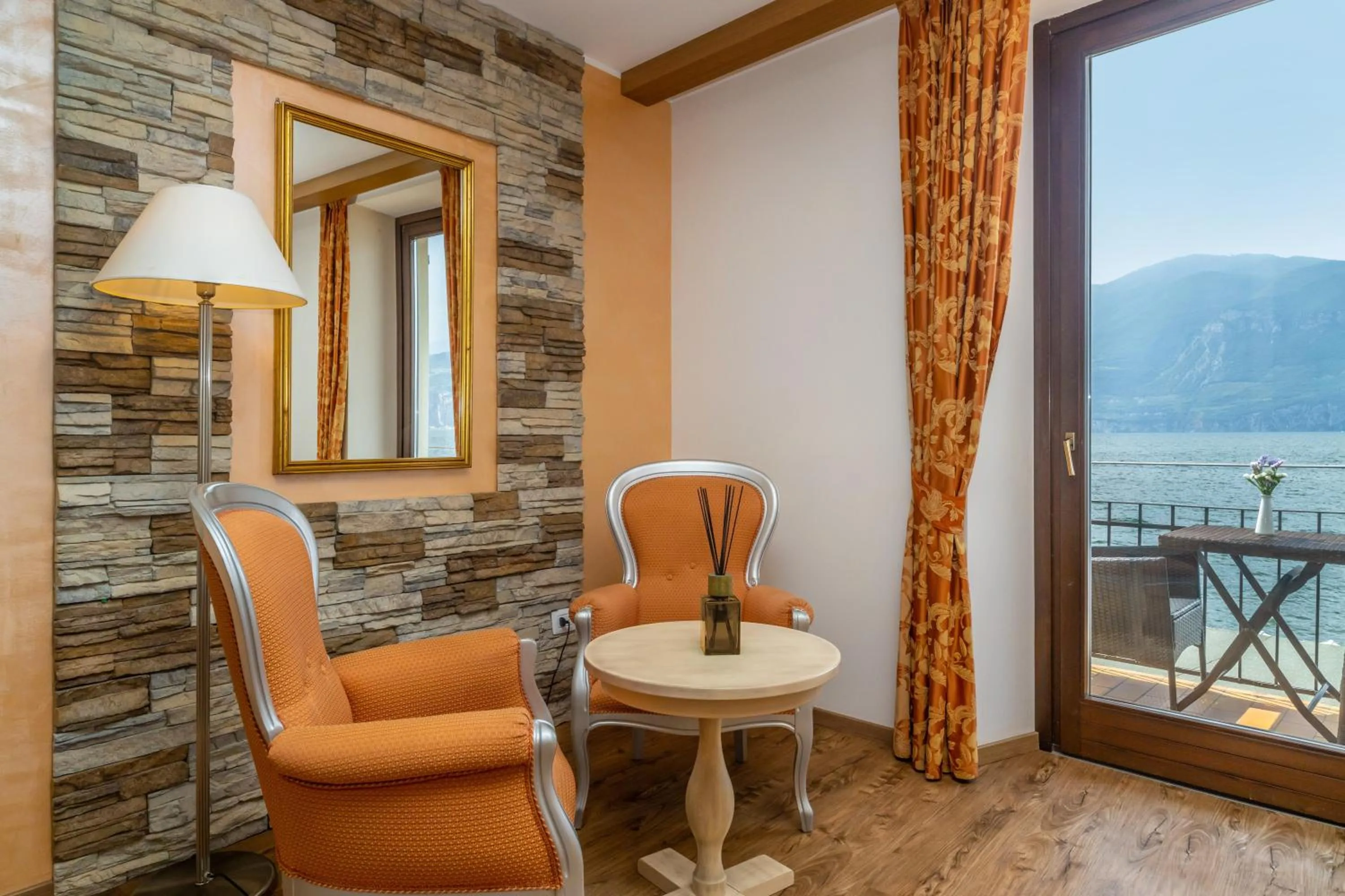 Photo of the whole room in Lake Front Hotel Brenzone