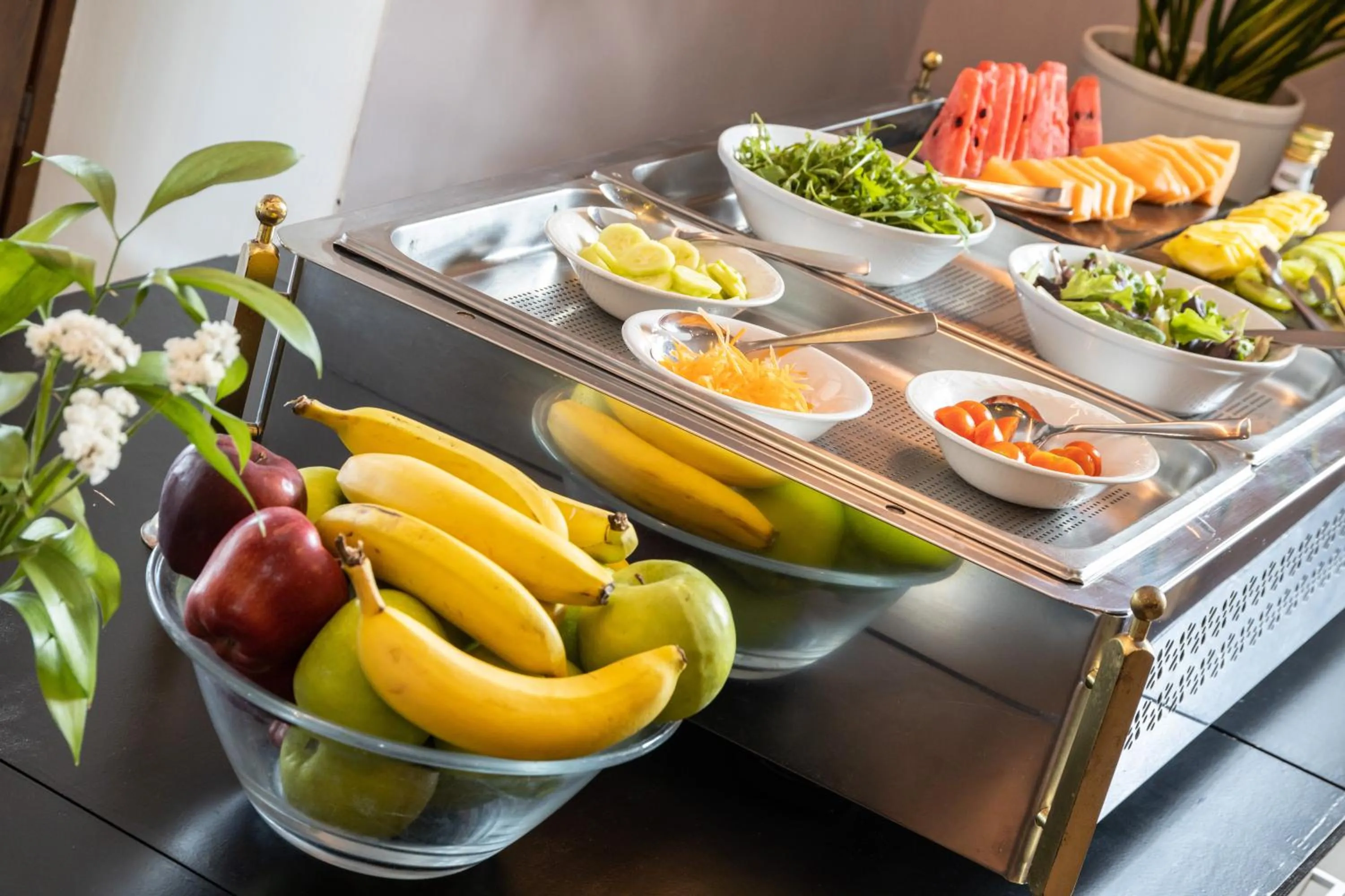 Buffet breakfast in Lake Front Hotel Brenzone