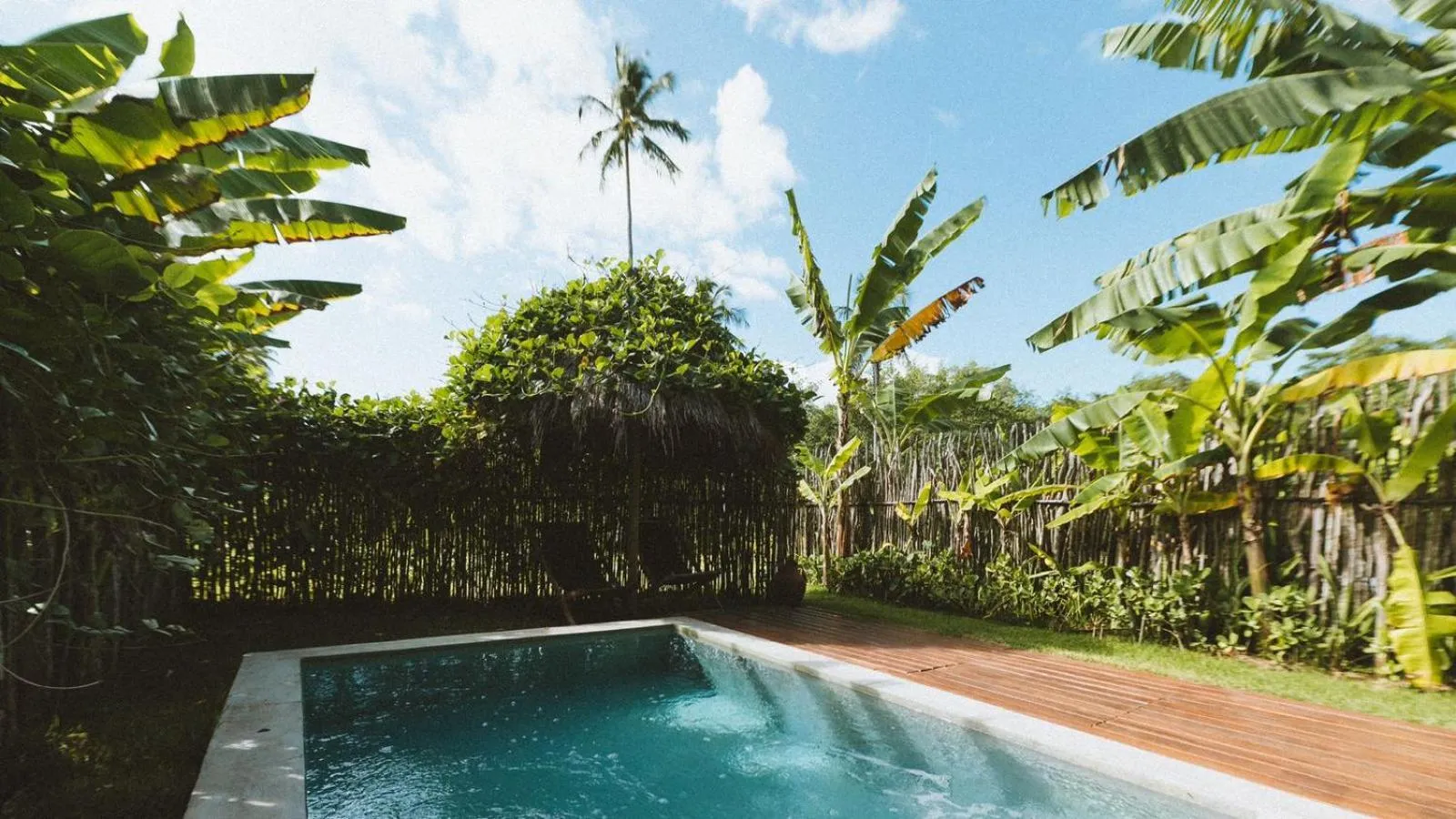 Swimming pool in Pousada Haya