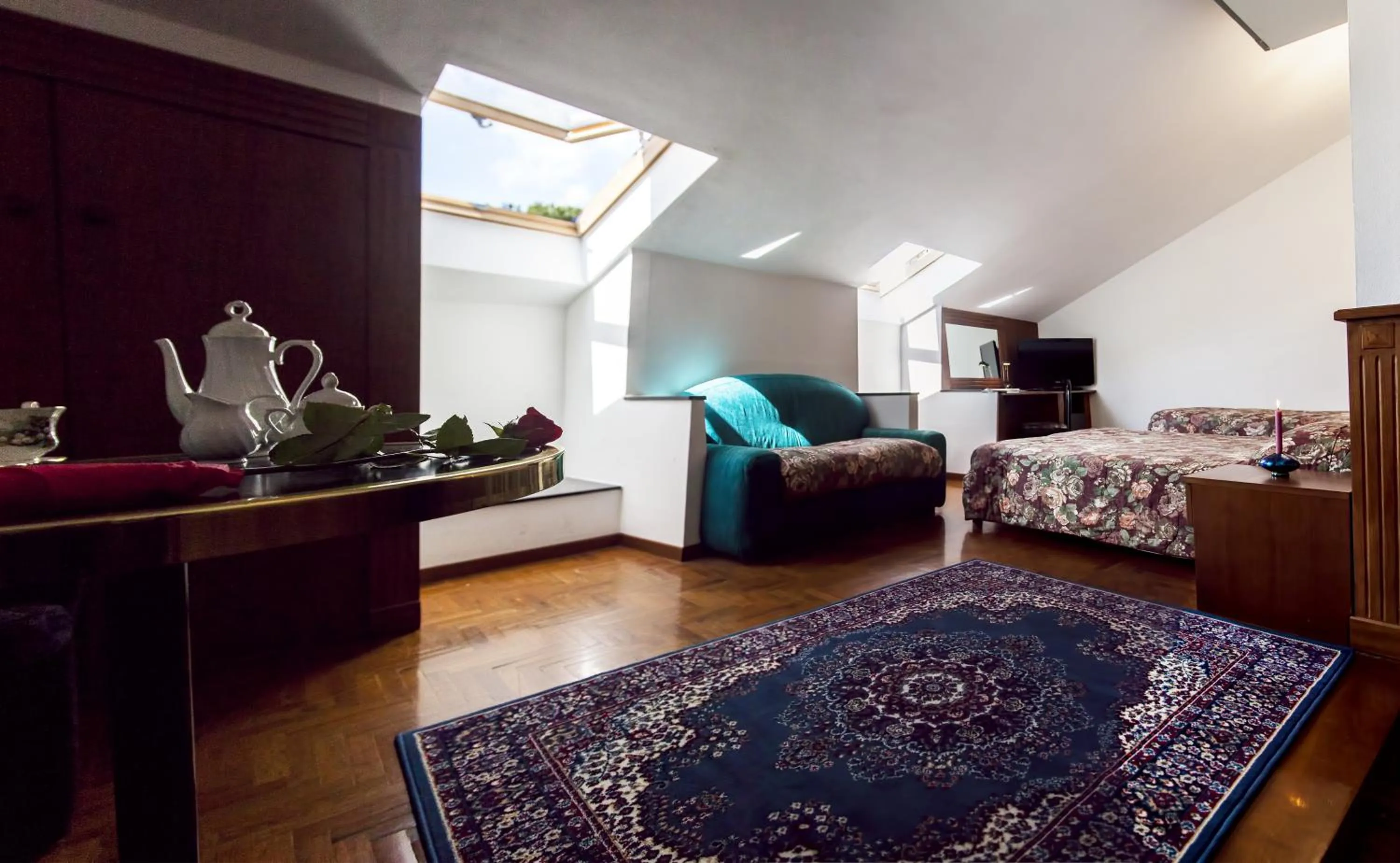 Other, Bed in Hotel Valentino Centro Storico