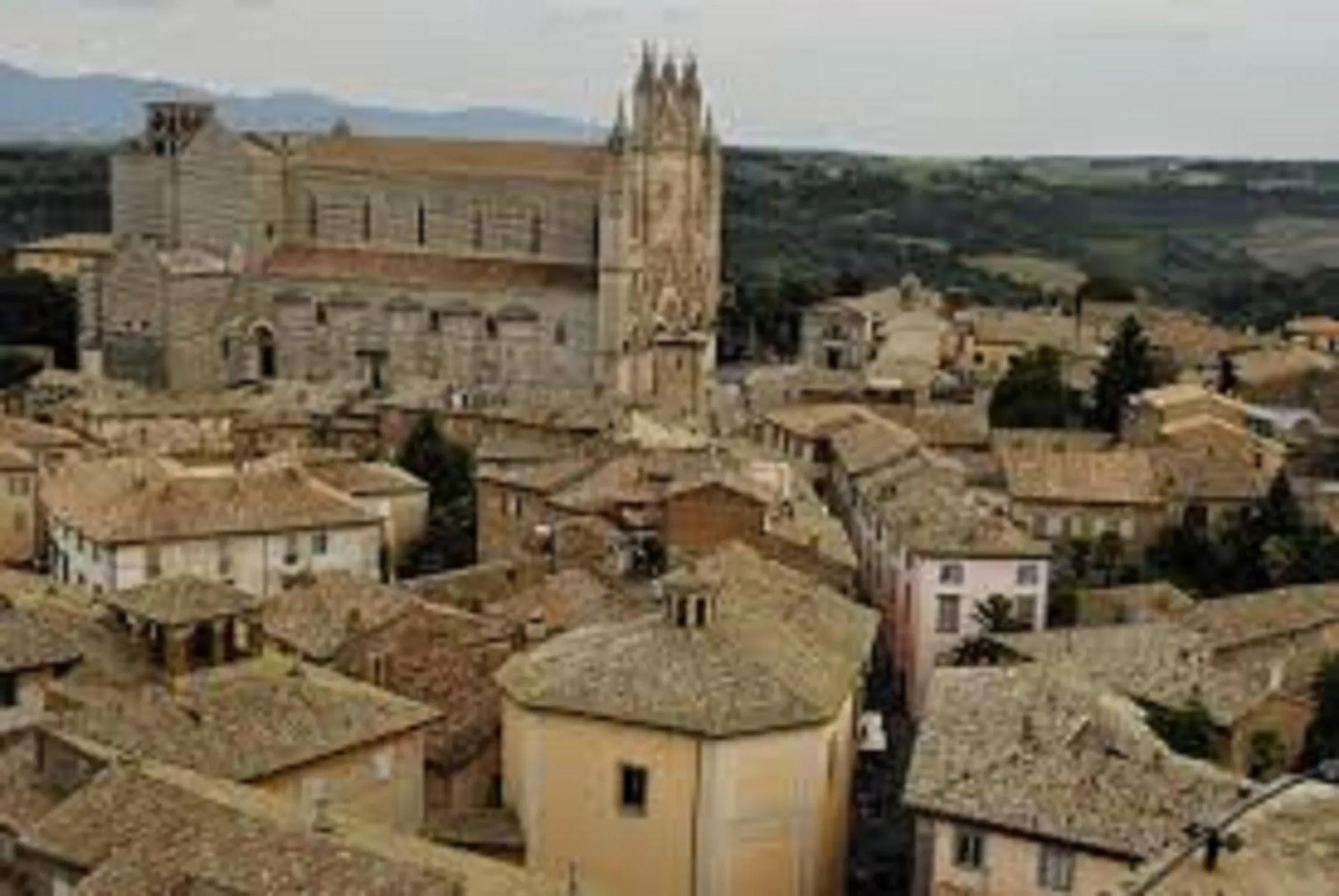 Neighbourhood in Hotel Valentino Centro Storico