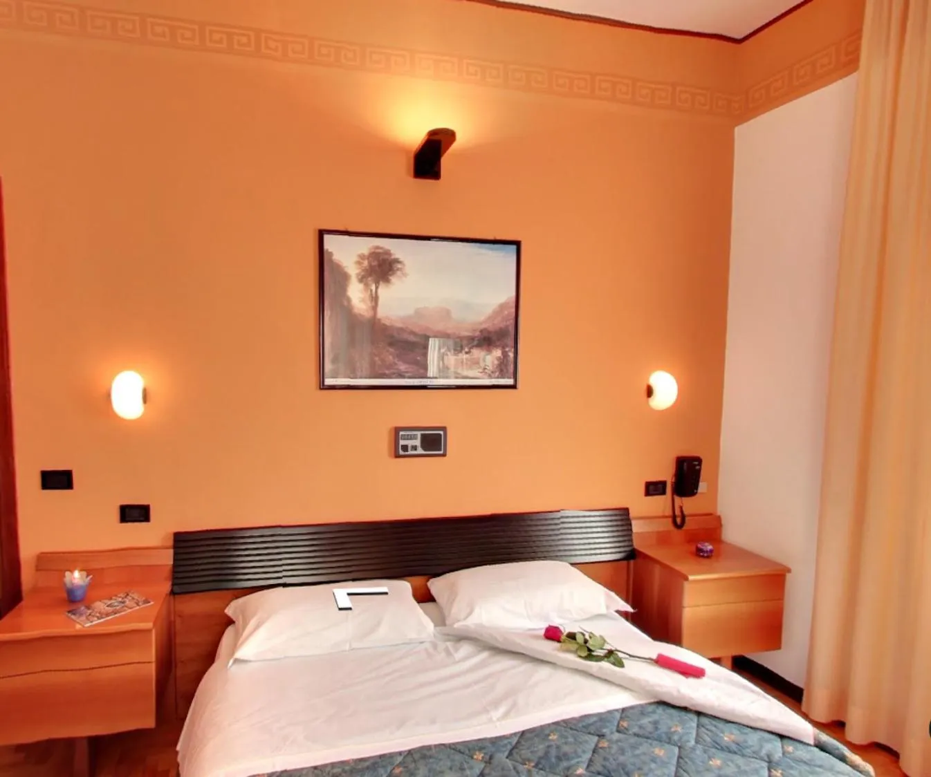 Bedroom, Bed in Hotel Valentino Centro Storico