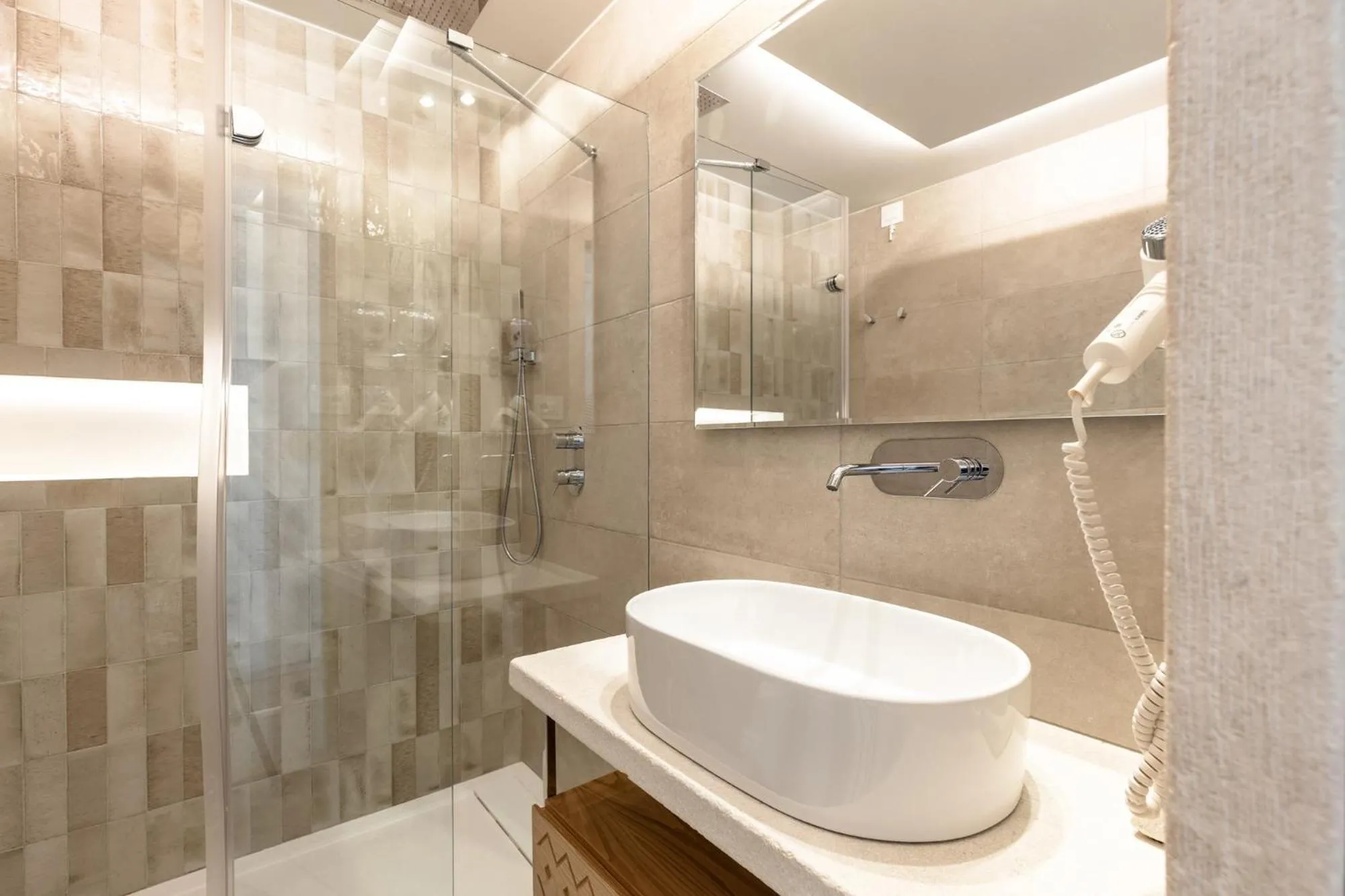 Bathroom in Hotel Club Saraceno - Bovis Hotels