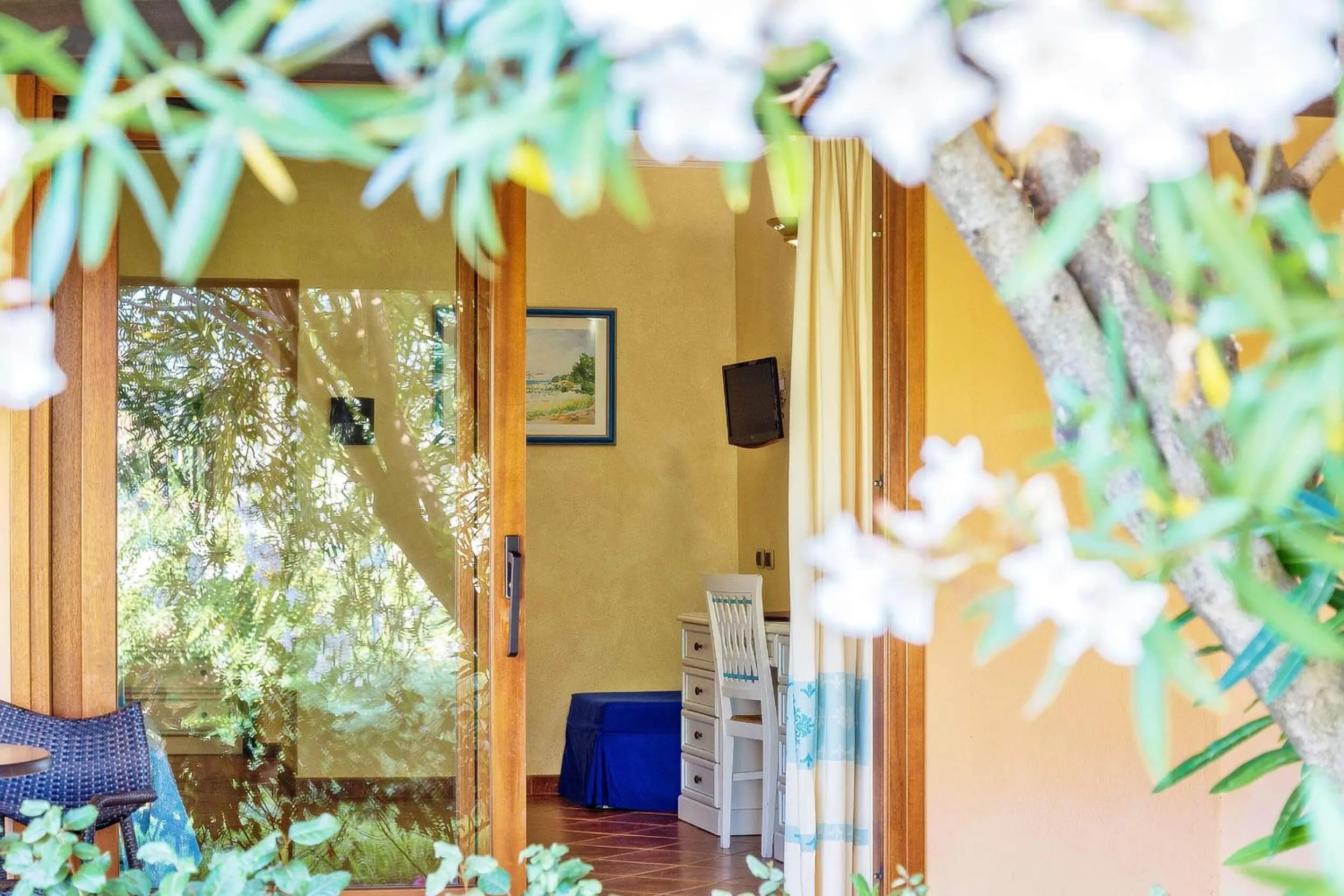 Patio in Hotel Club Saraceno - Bovis Hotels