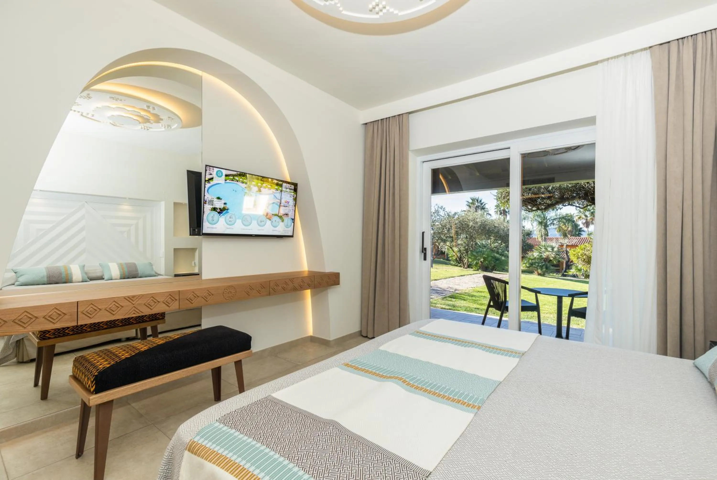 TV and multimedia, Bed in Hotel Club Saraceno - Bovis Hotels