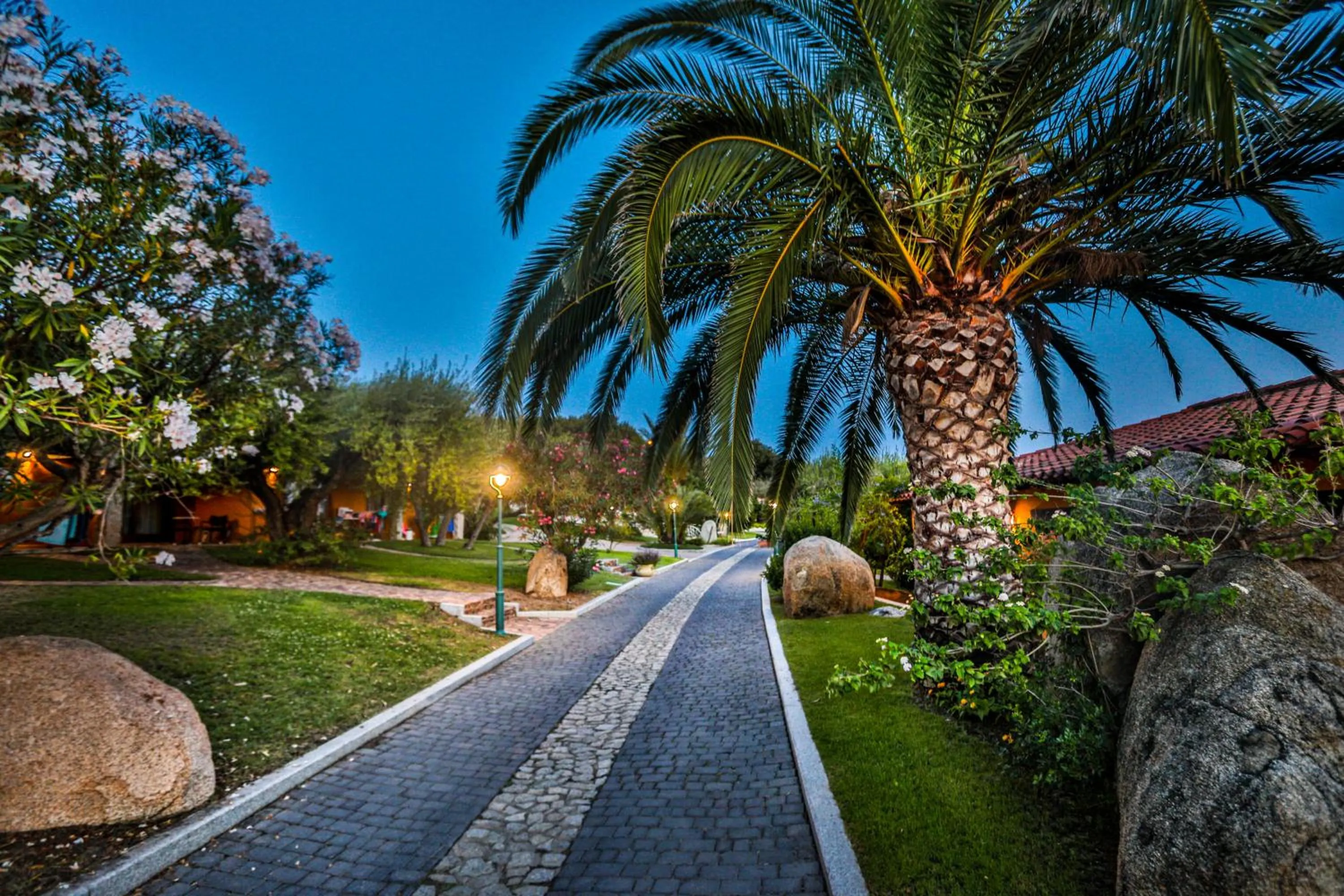 Garden in Hotel Club Saraceno - Bovis Hotels