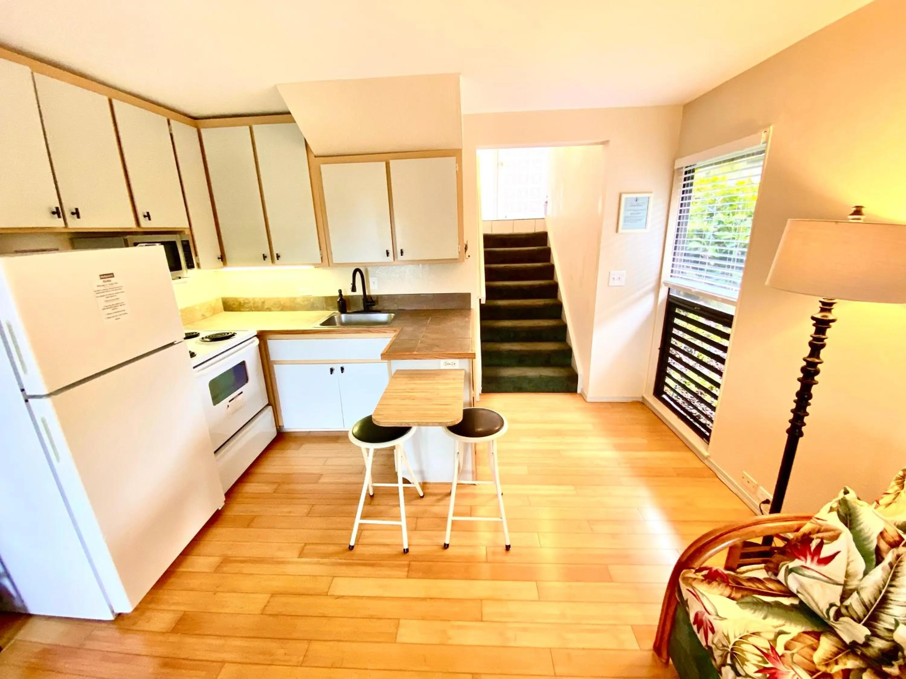 Kitchen or kitchenette in Black Sands Beach Condo with Full Kitchen