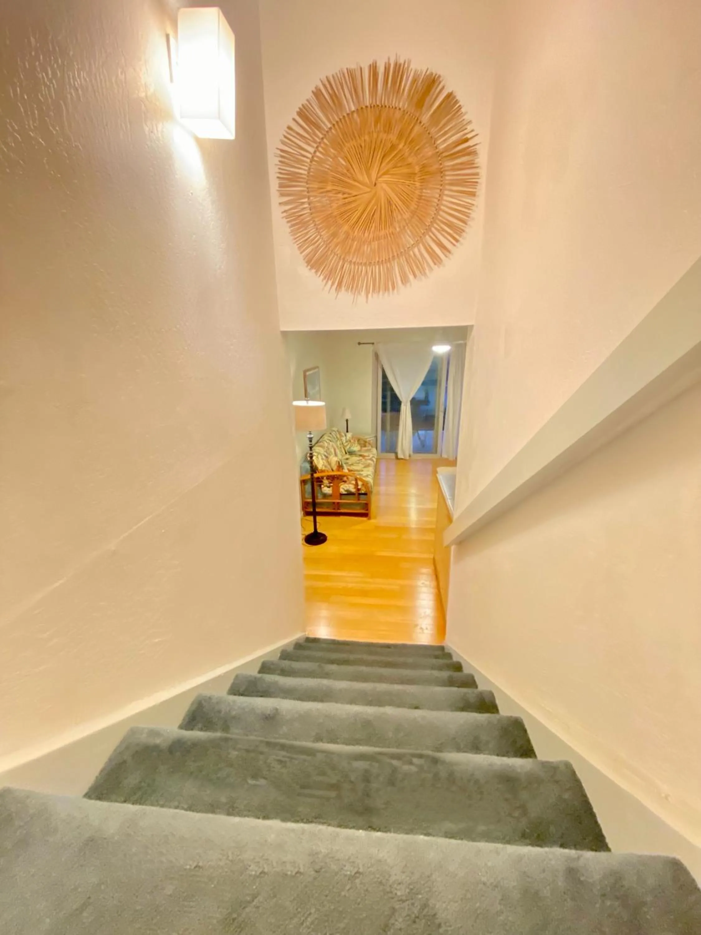 Facade/entrance in Black Sands Beach Condo with Full Kitchen