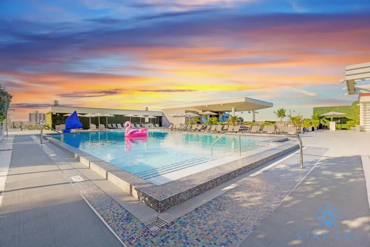 Amazing Pool - Gym - Hot Tub - Near Beach Amazing Pool - Gym - Hot Tub - Near Beach