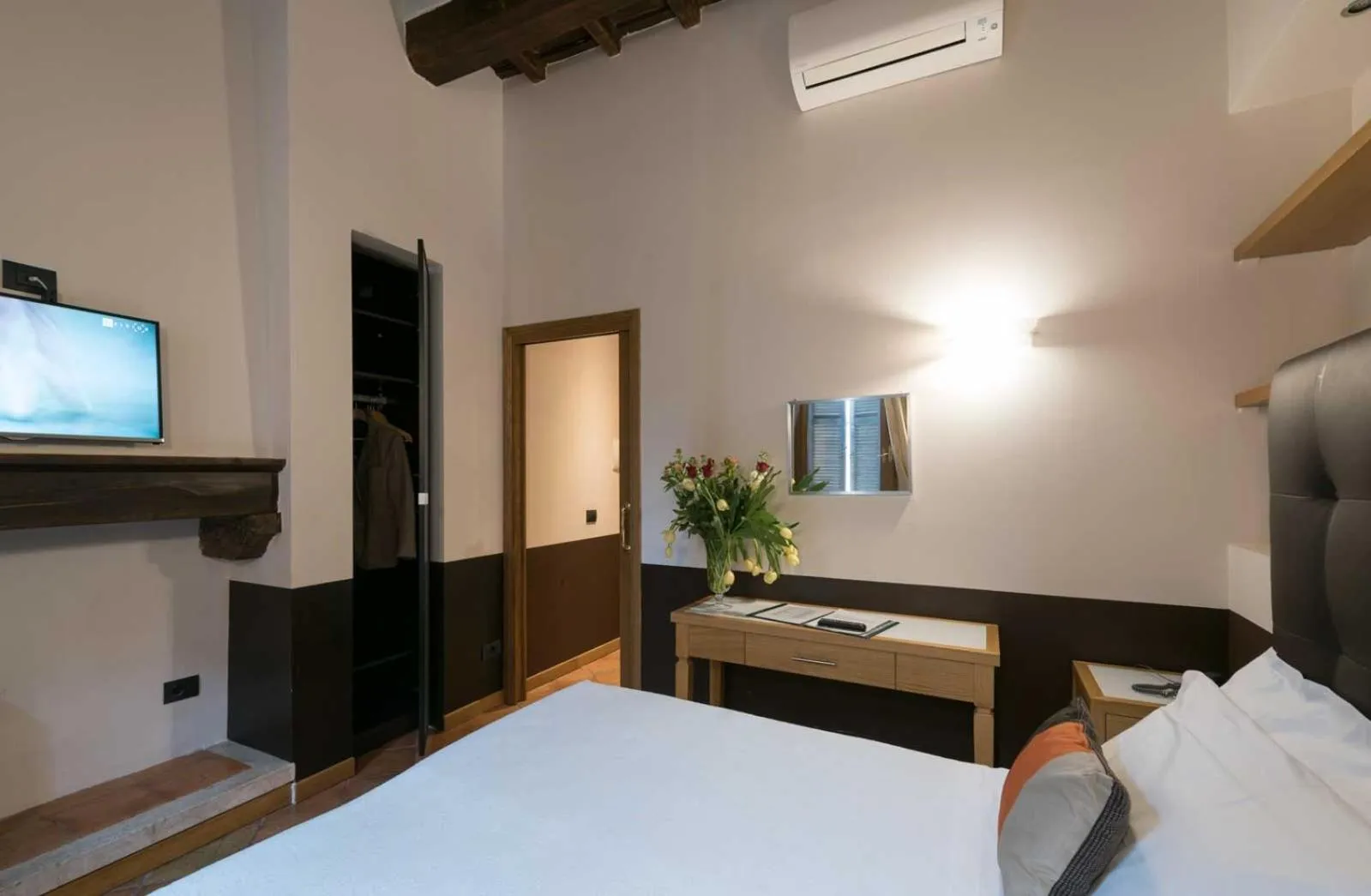 Bed in Duca d'Alba Hotel - Chateaux & Hotels Collection