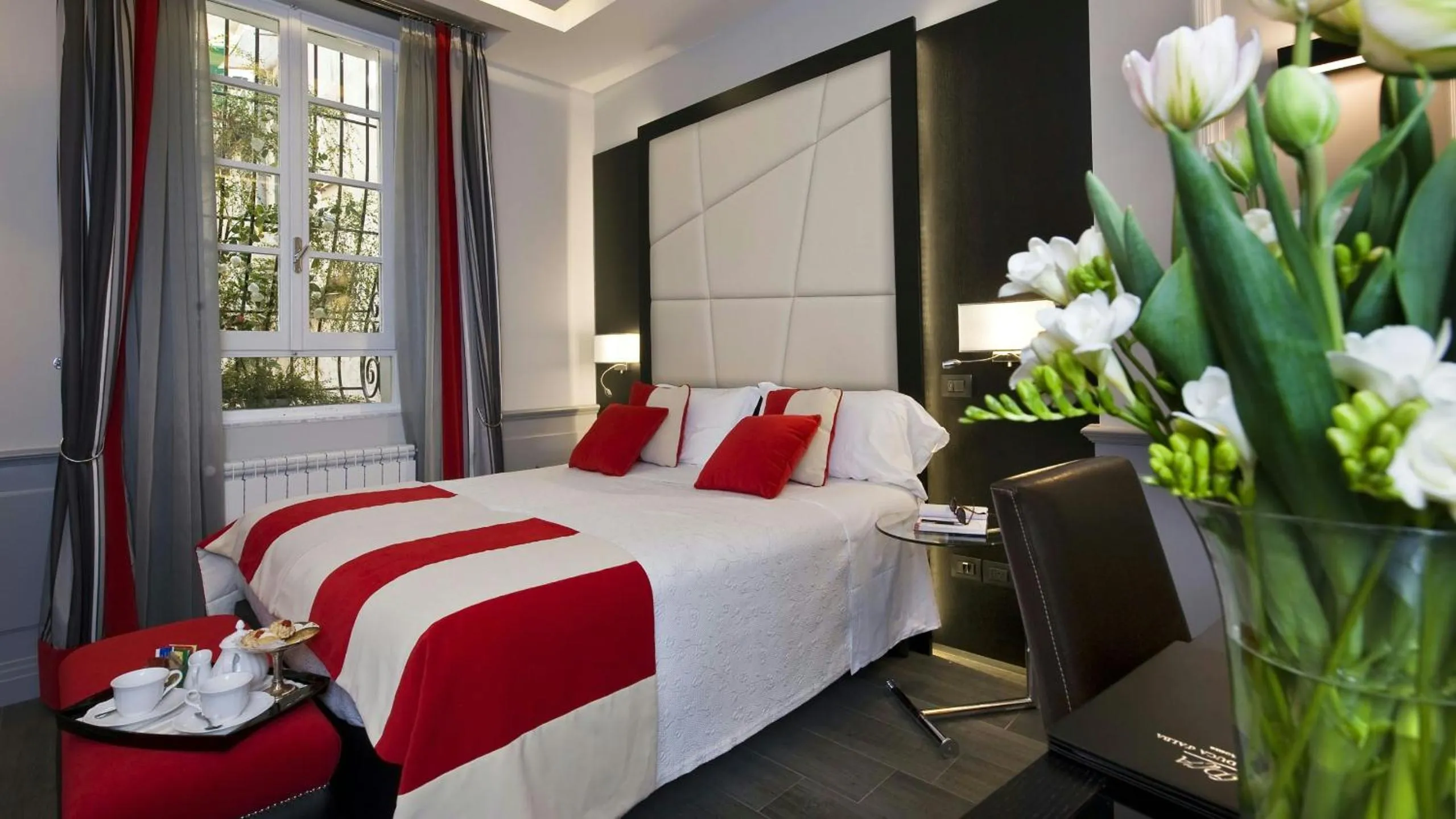 Bedroom, Bed in Duca d'Alba Hotel - Chateaux & Hotels Collection