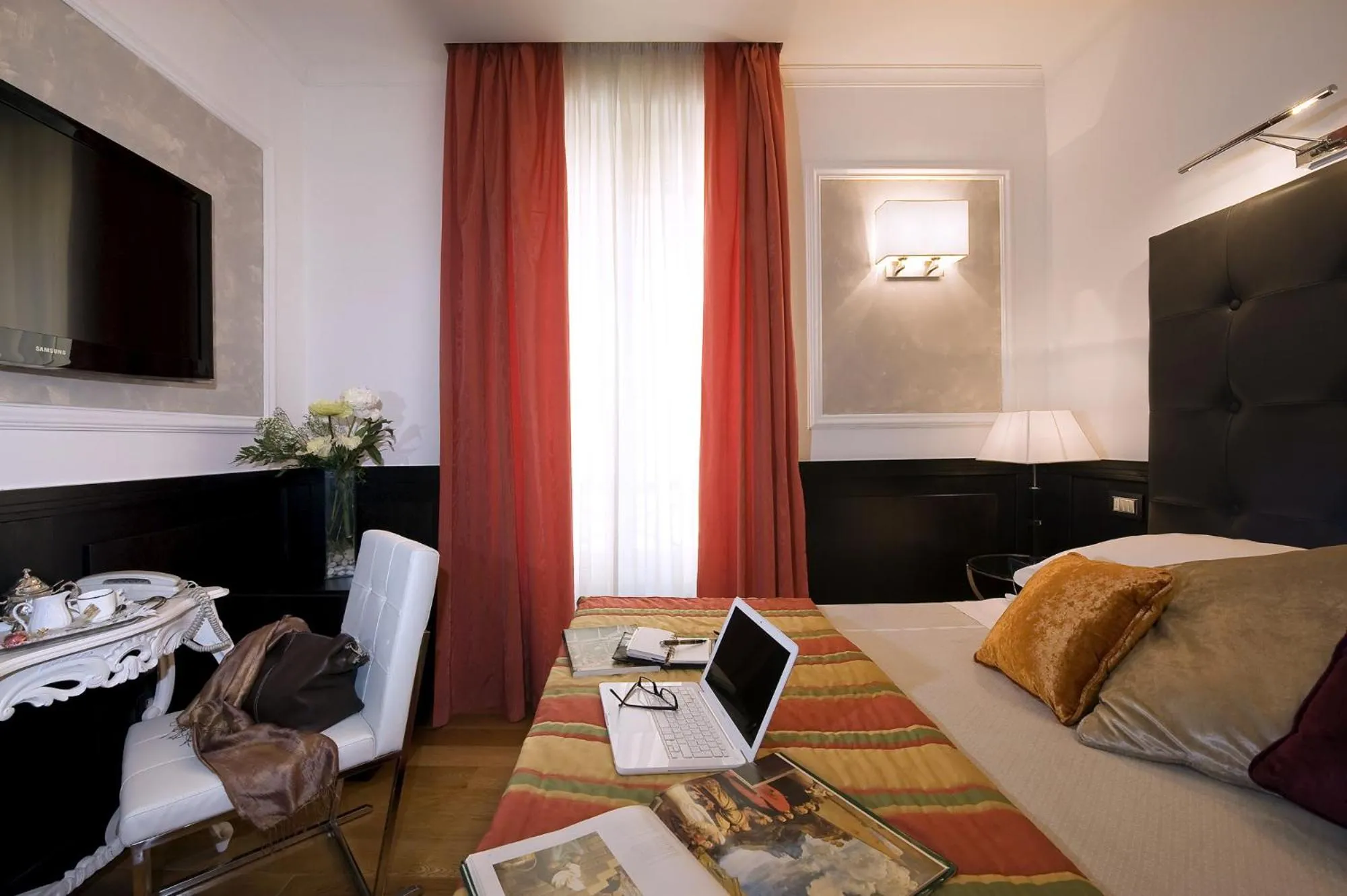 Bed in Duca d'Alba Hotel - Chateaux & Hotels Collection