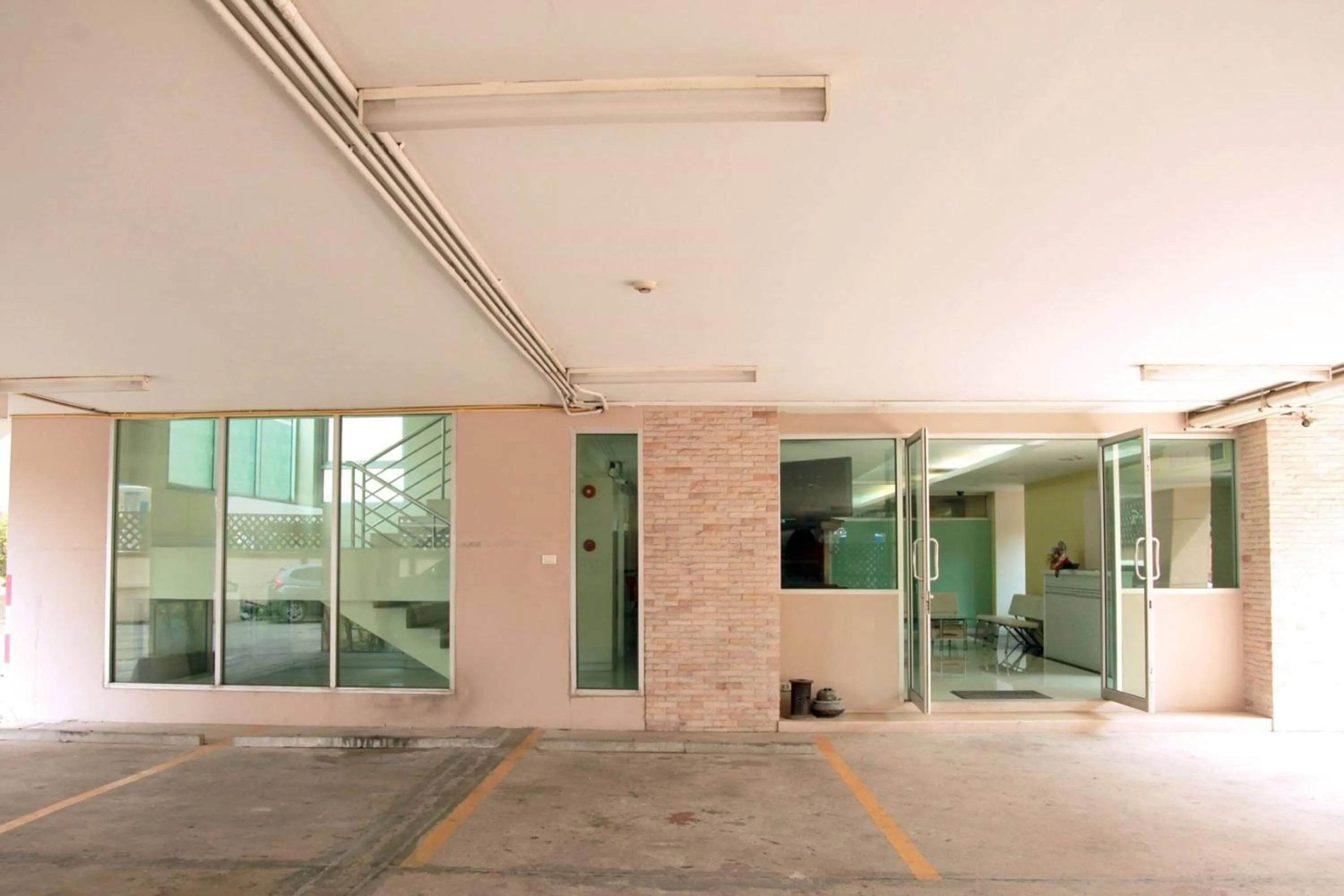 Facade/entrance in Mee sook Hotel and Residence