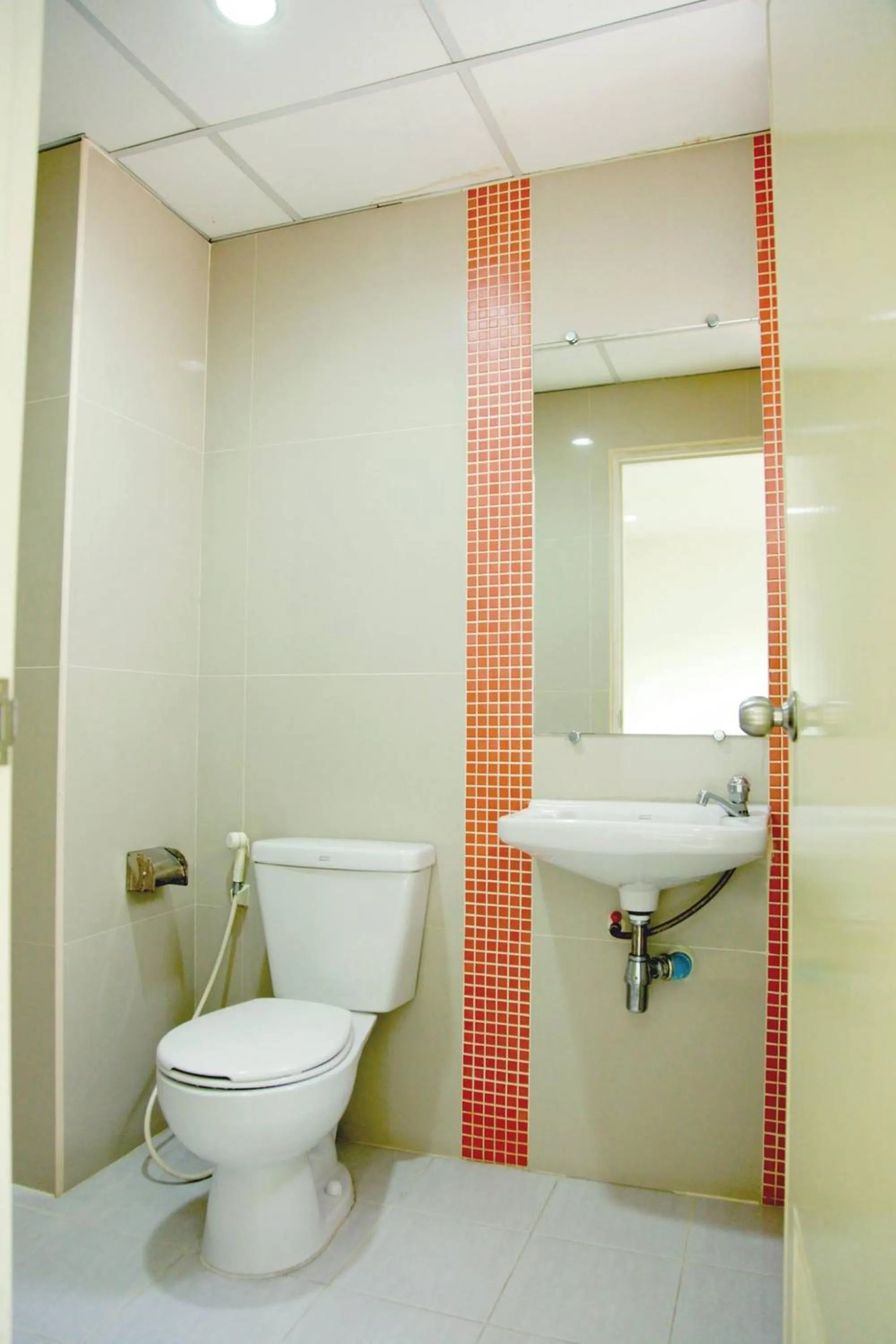 Bathroom in Mee sook Hotel and Residence