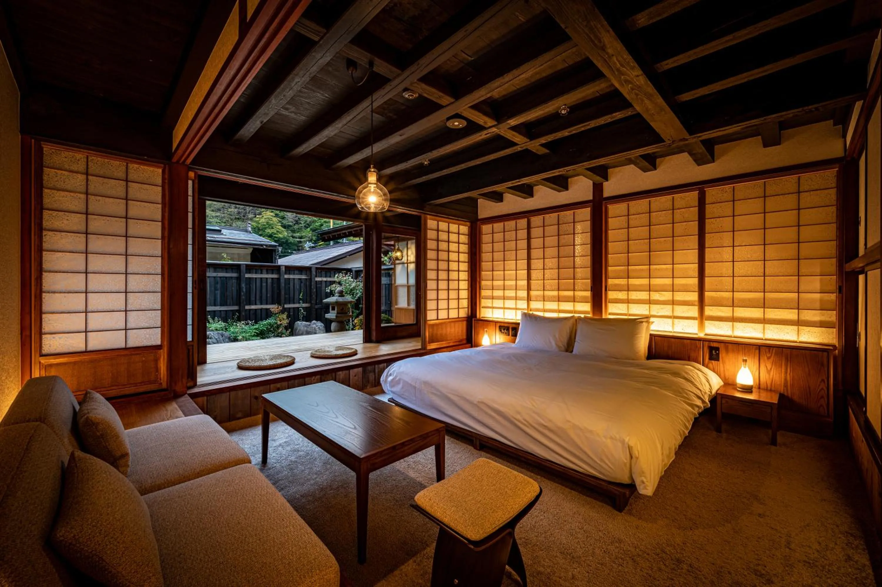 Photo of the whole room, Bed in BYAKU Narai