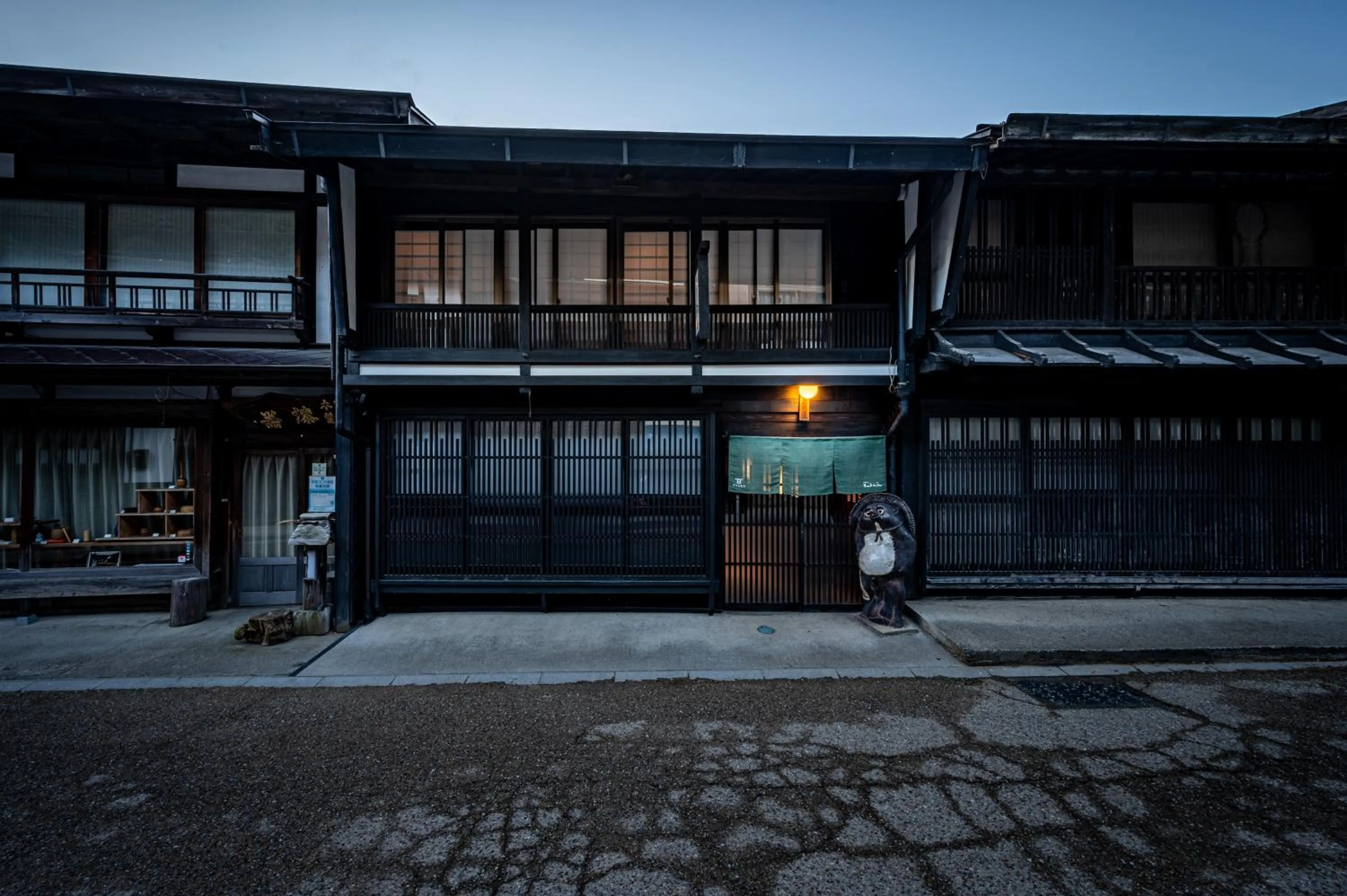 Property building in BYAKU Narai