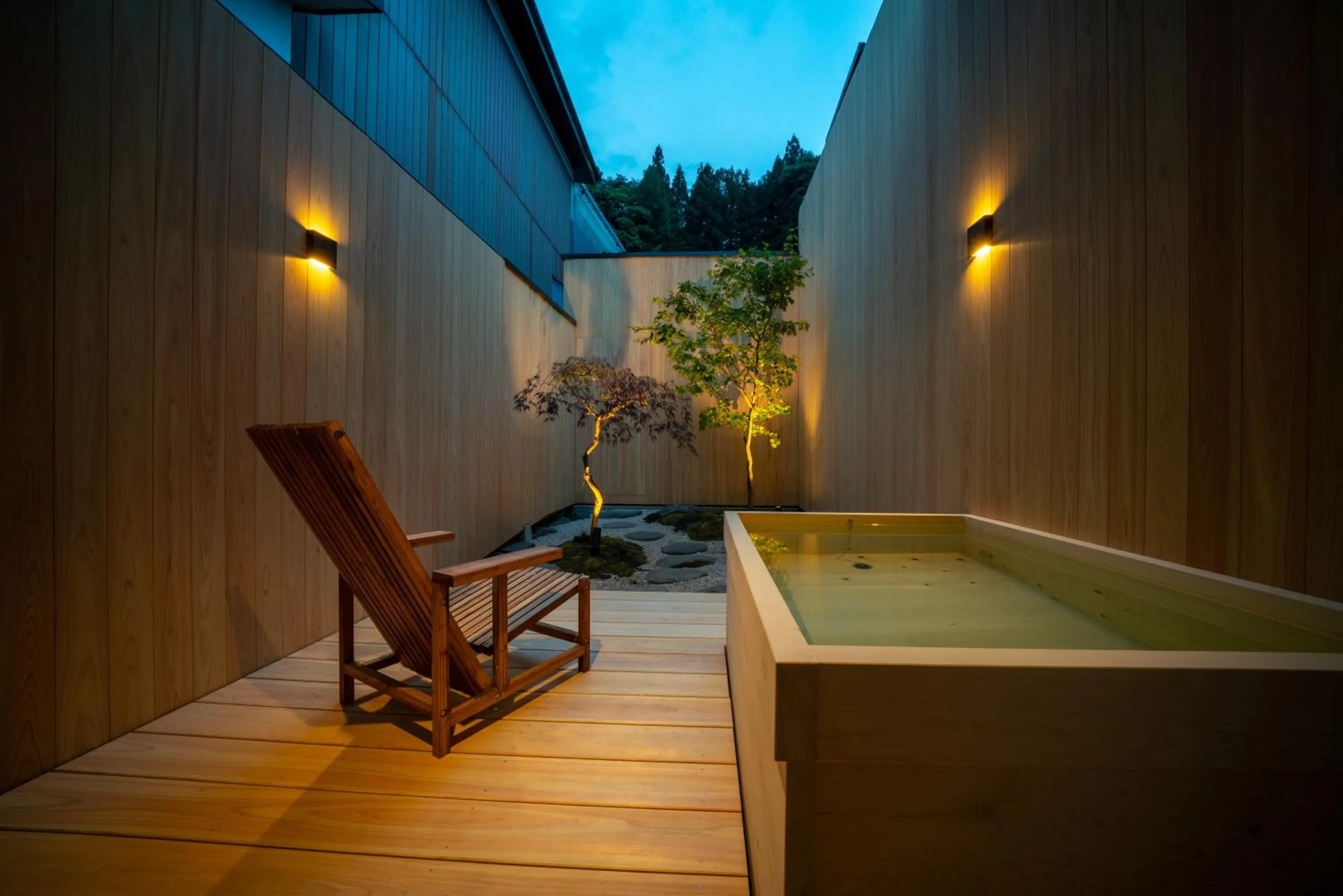 Night in BYAKU Narai