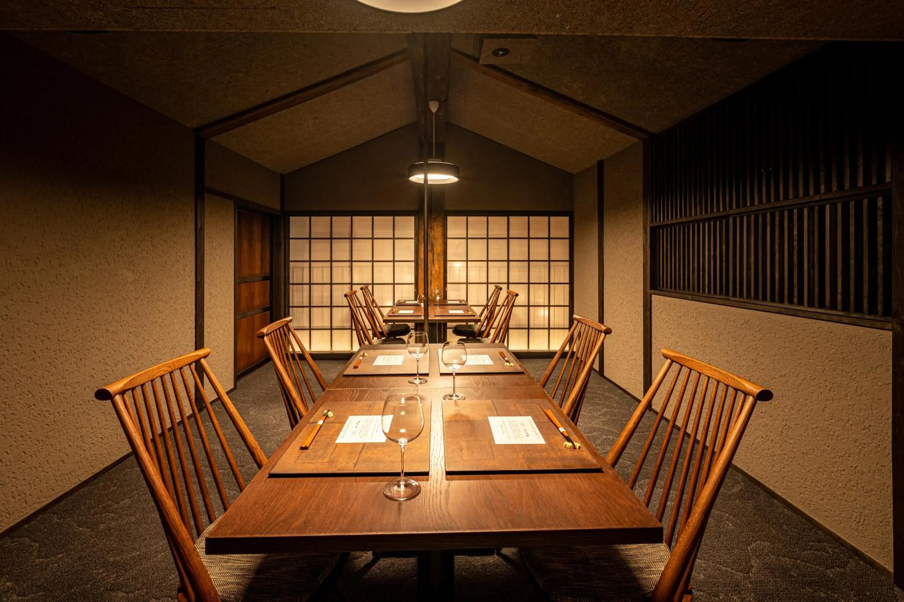 Restaurant/places to eat in BYAKU Narai