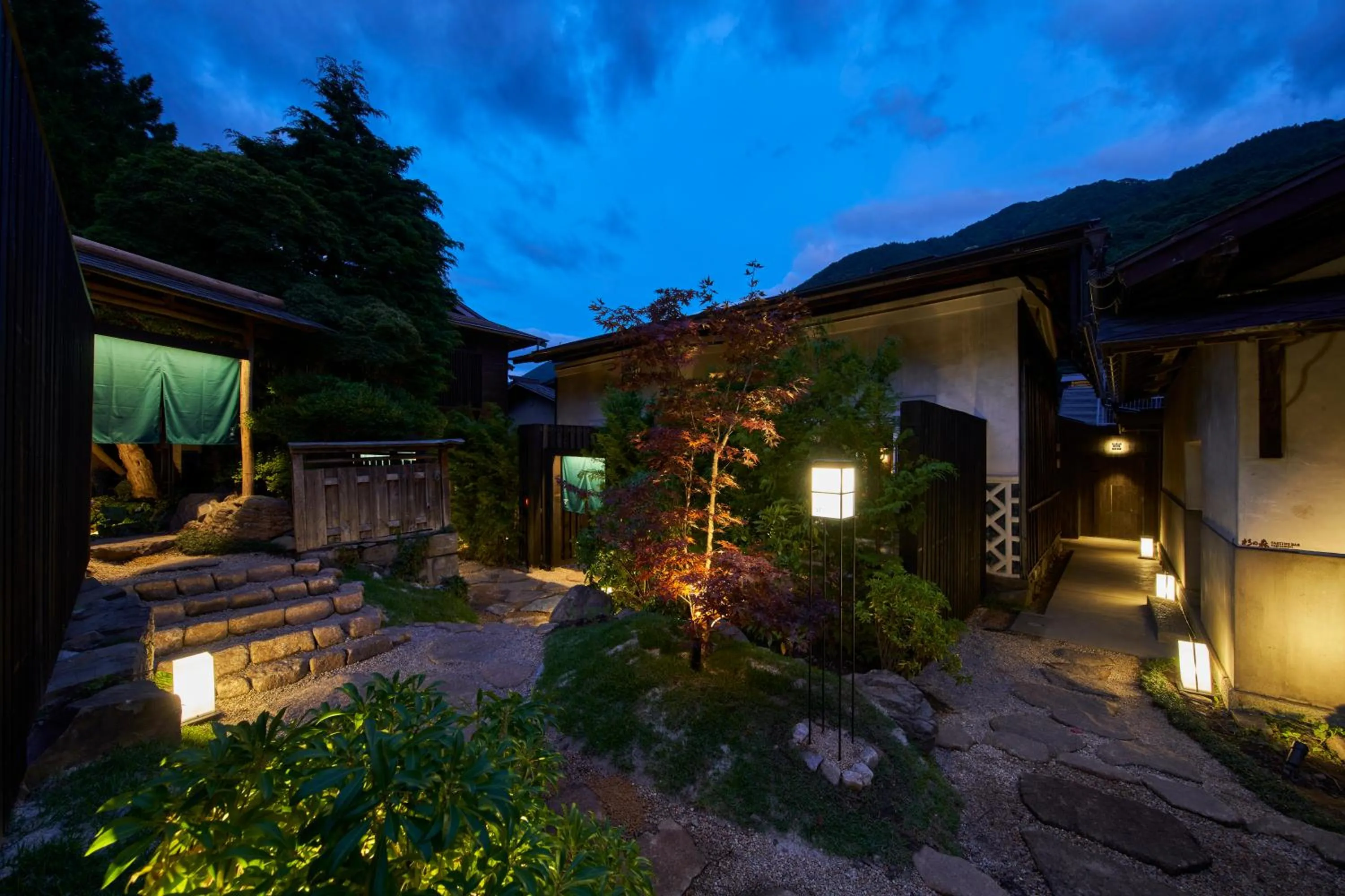 Garden in BYAKU Narai