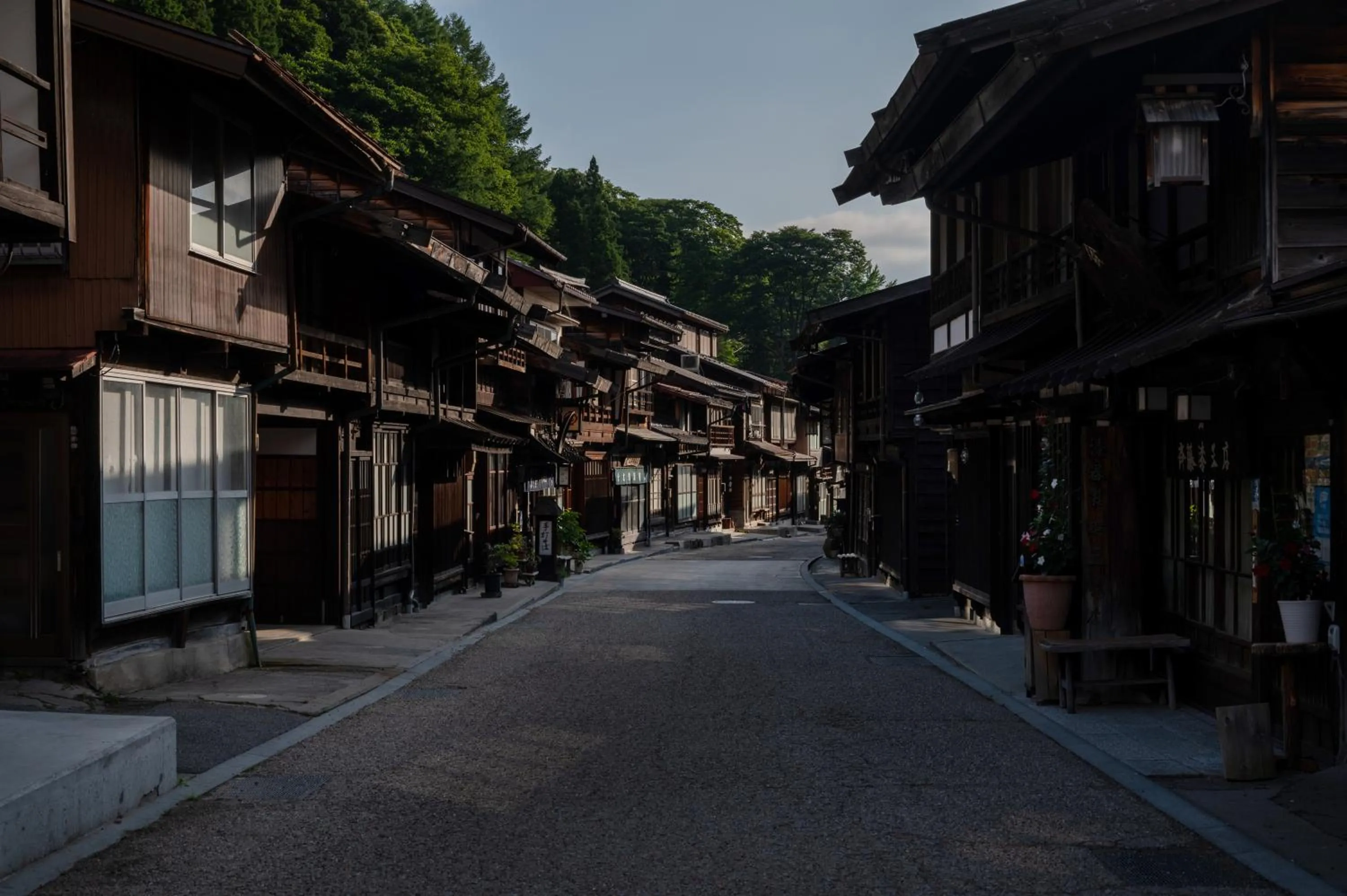 Neighbourhood in BYAKU Narai