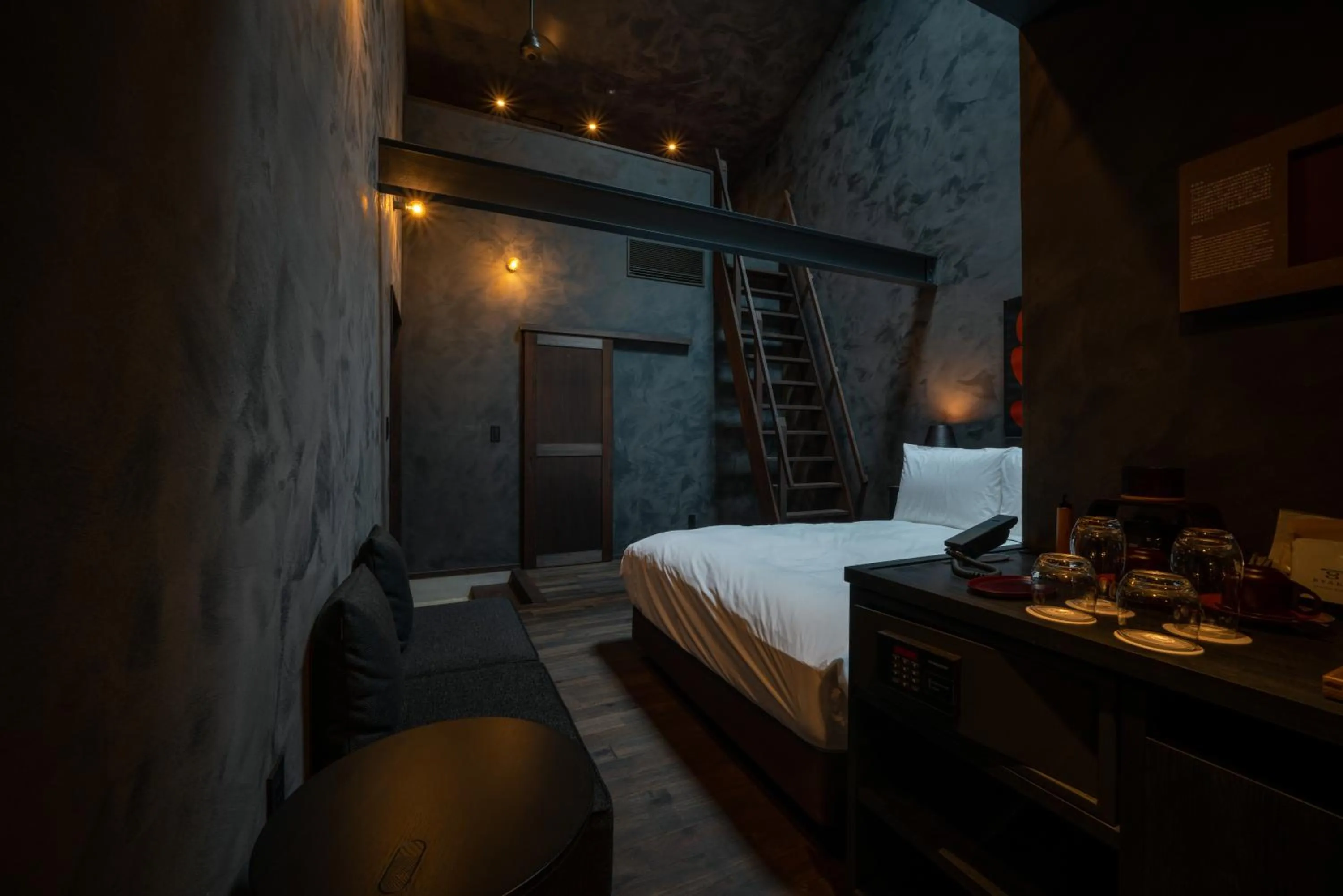 Photo of the whole room, Bed in BYAKU Narai