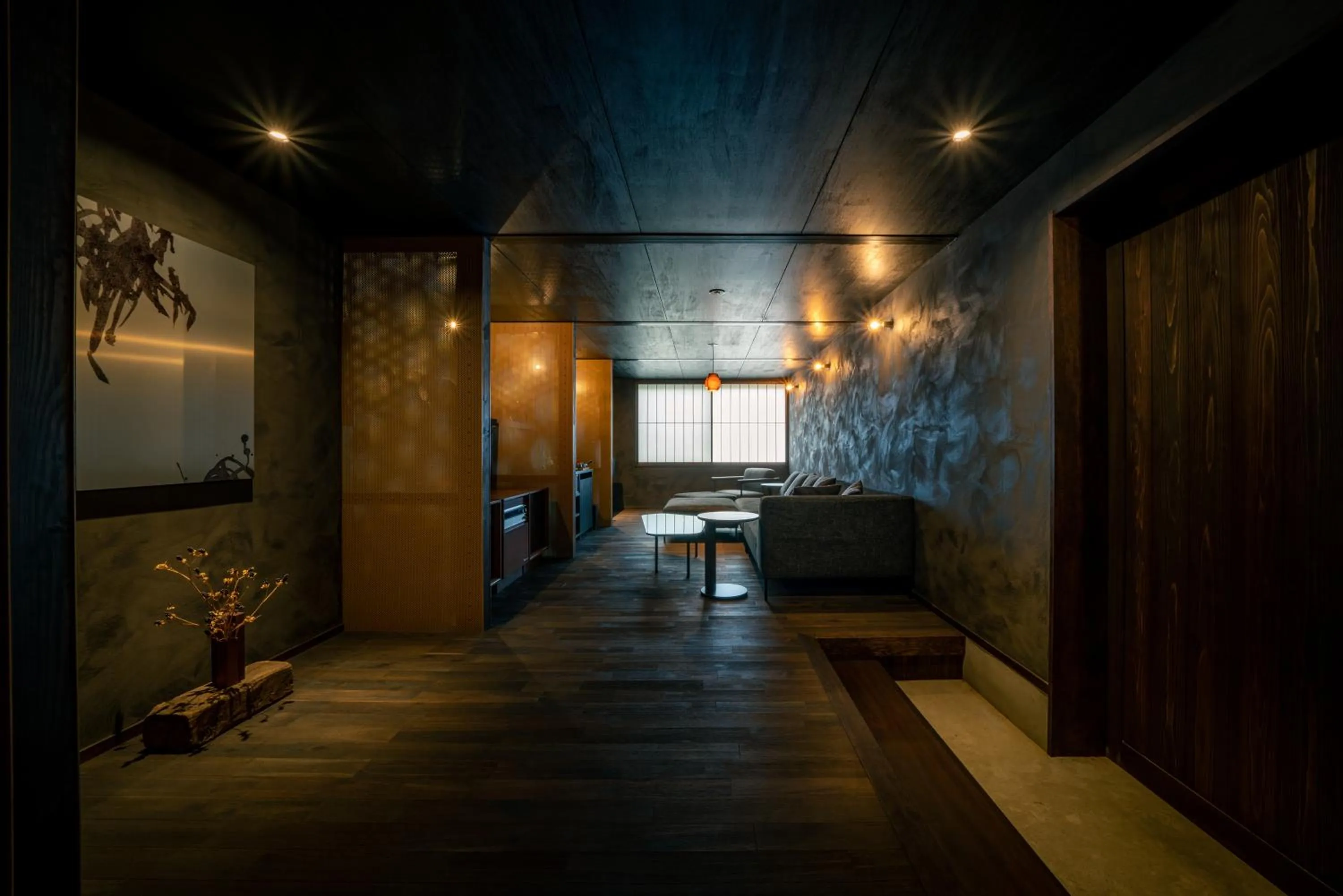 Photo of the whole room in BYAKU Narai