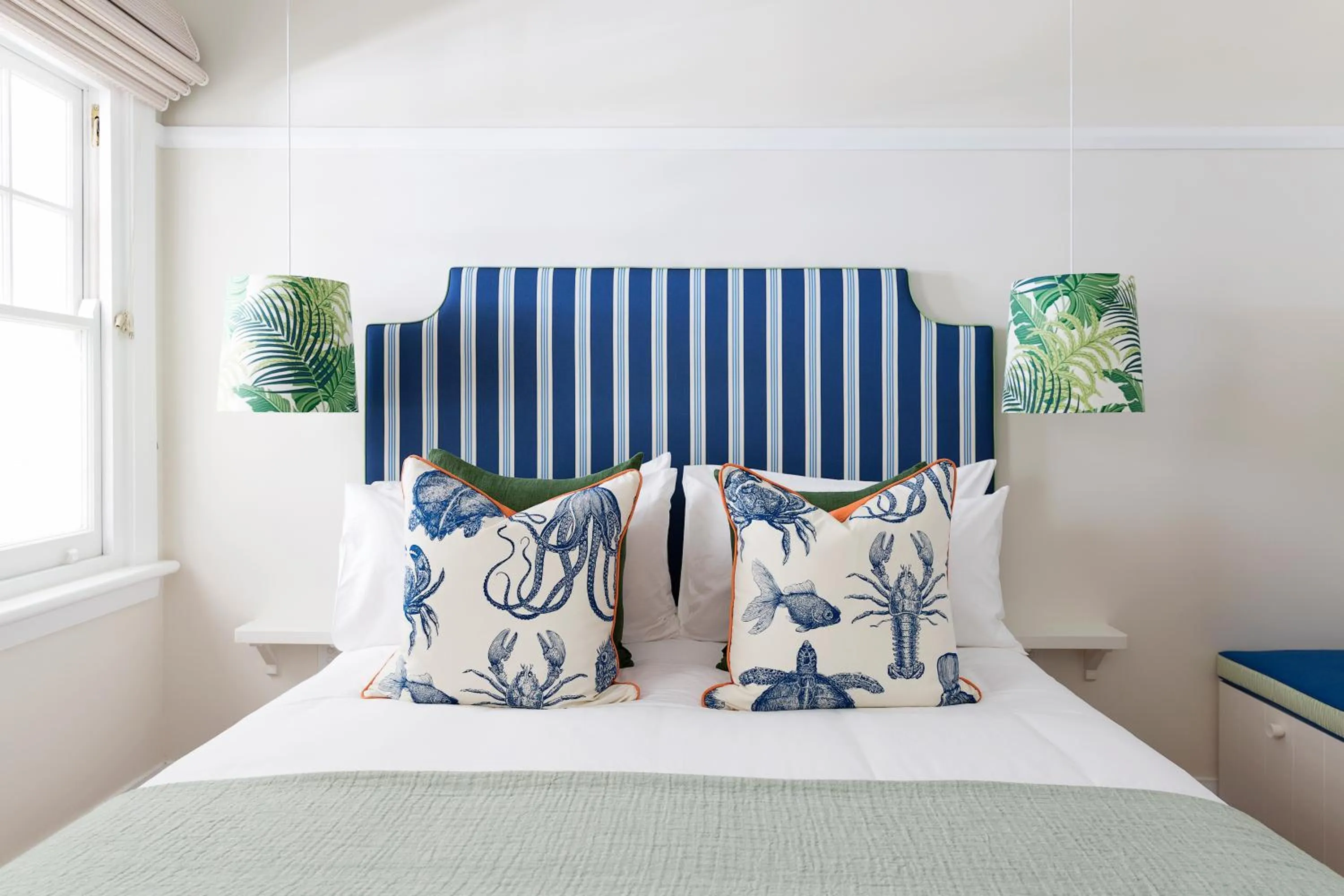 Photo of the whole room, Bed in Barrenjoey House