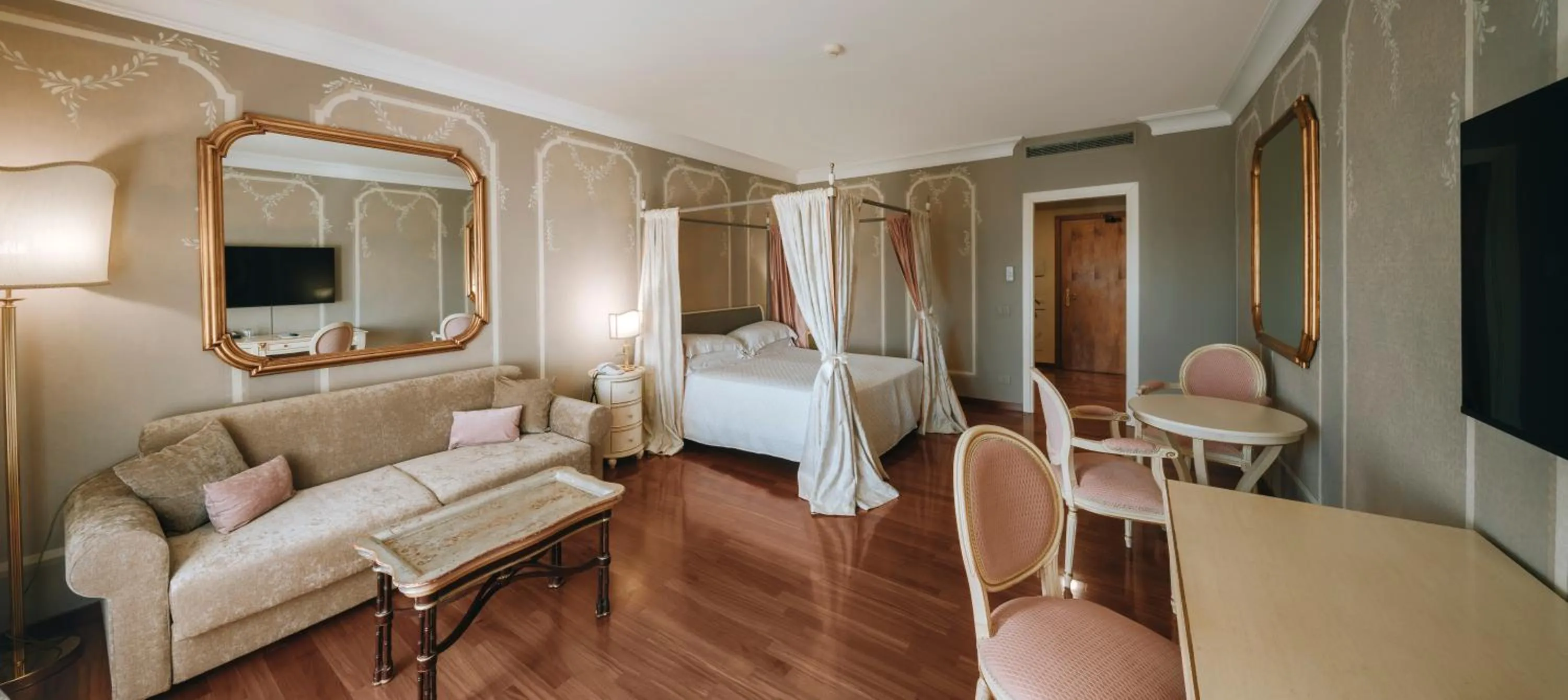 Bed in Hotel Bramante