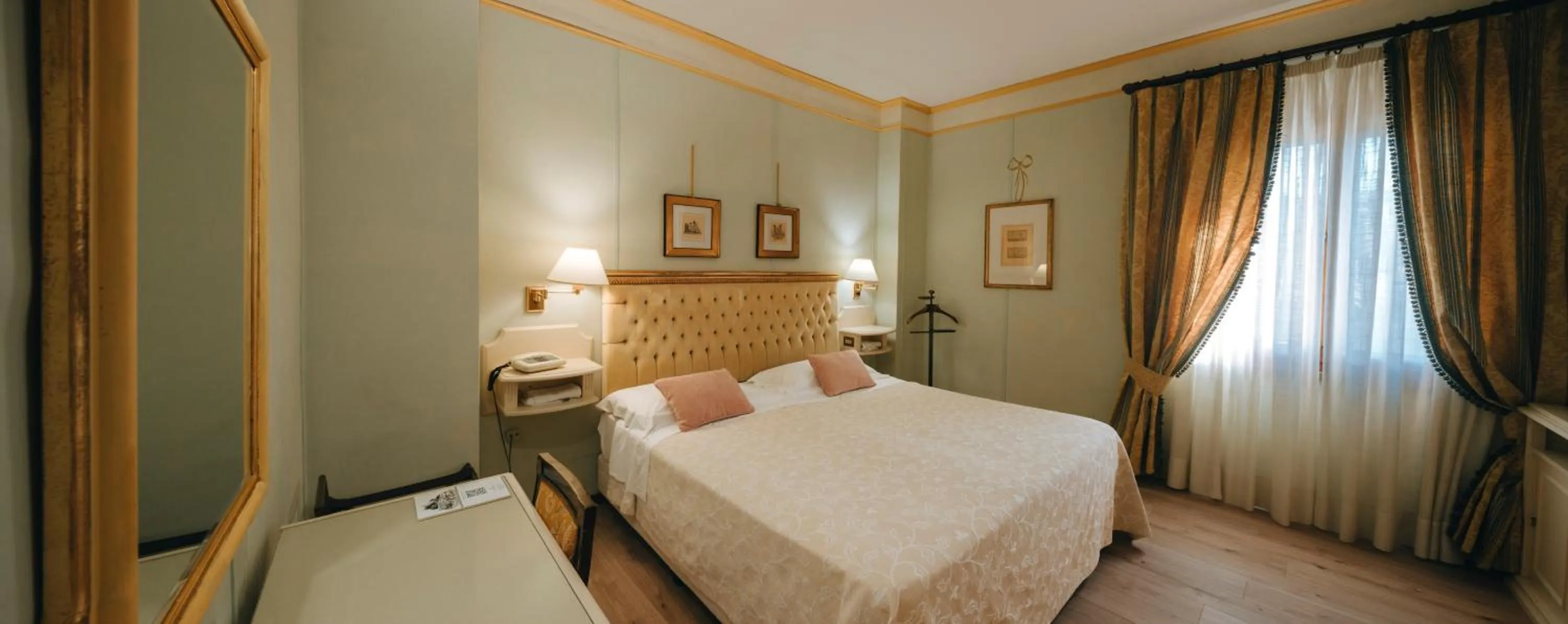 Bed in Hotel Bramante