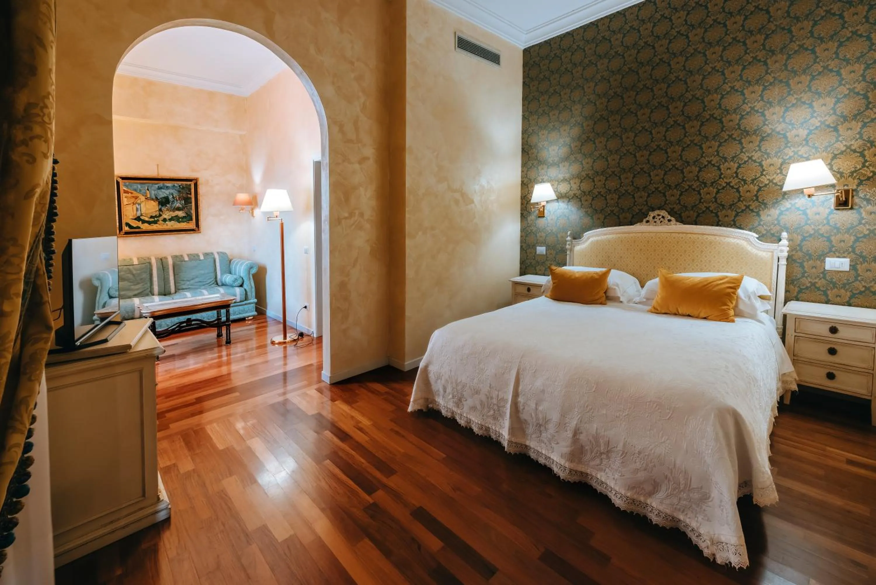 Bed in Hotel Bramante